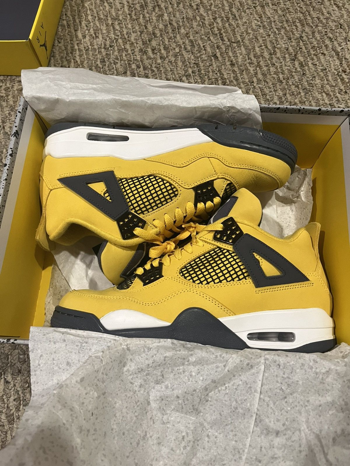 Jordan Brand Jordan 4 taxi/lightning VNDS Size US 8.5 / EU 41-42 - 1 Thumbnail