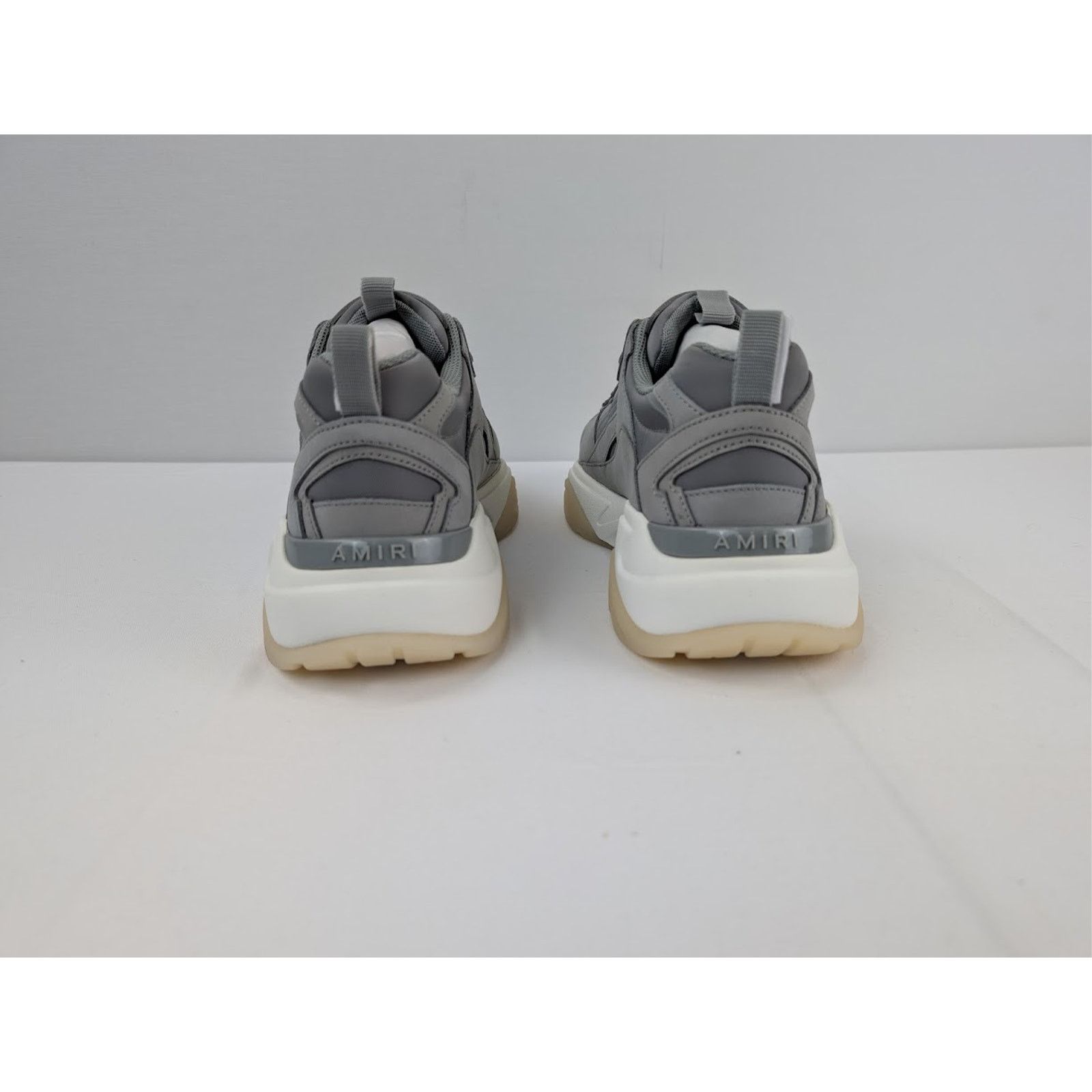 o1rshd1 Q:2 / Bone Runner in Gray