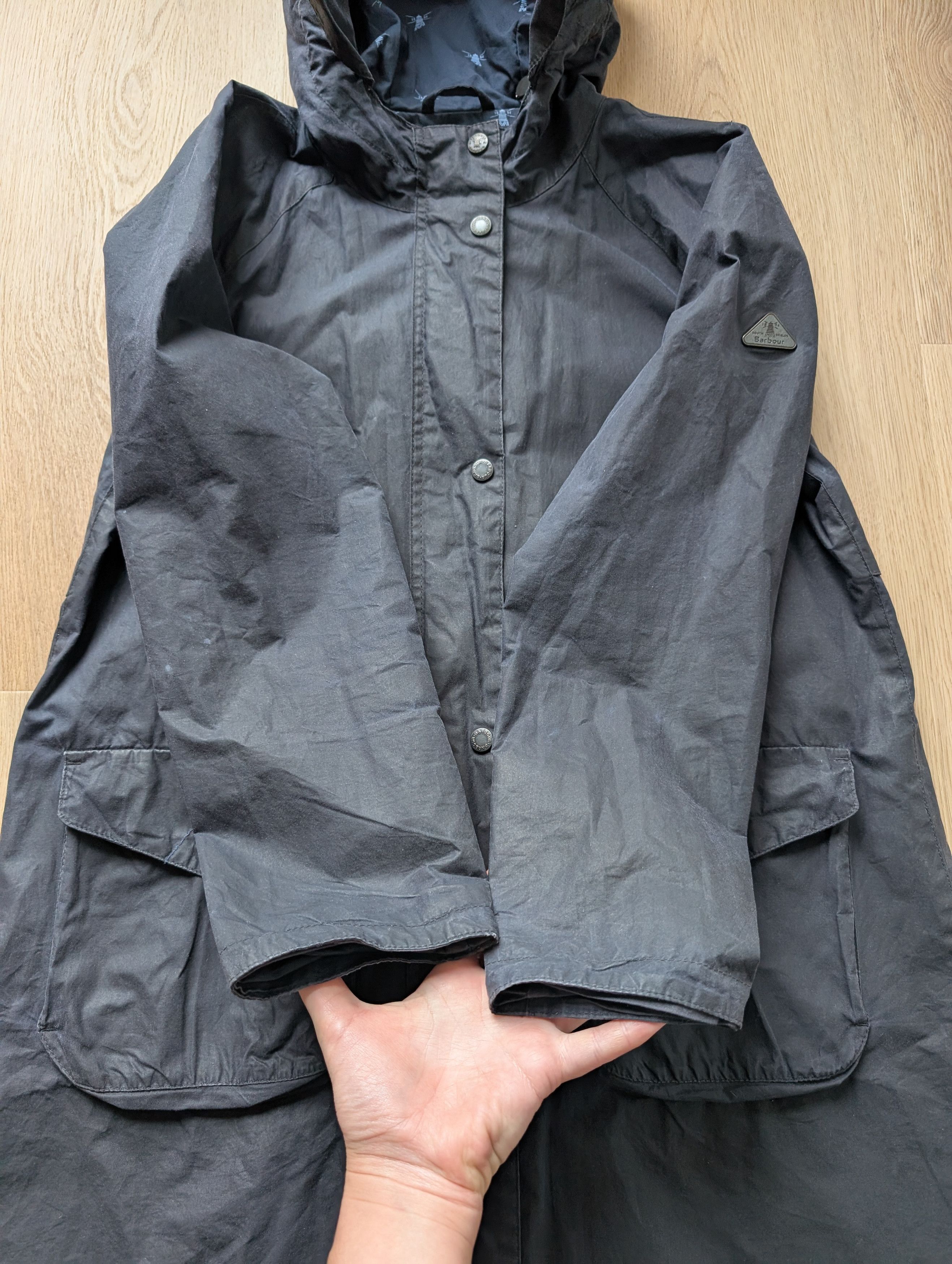Barbour Barbour Women's Navy Updrift Wax Lightweight 4oz Jacket Size M / US 6-8 / IT 42-44 - 4 Thumbnail
