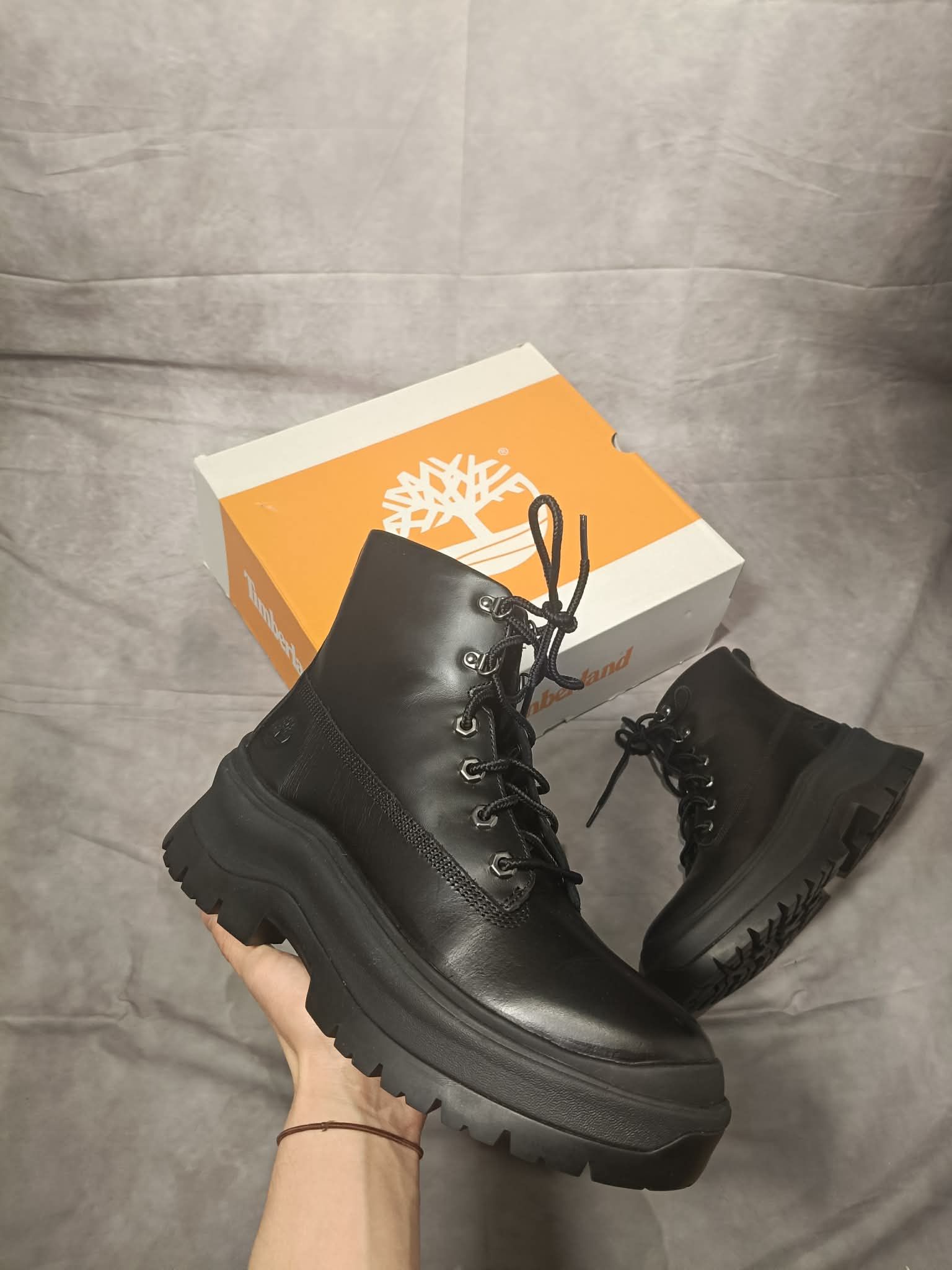 Timberland Timberland Roxie Lane Mid Lace Boot Black Full Grain 42eu Size US 11 / IT 41 - 2 Thumbnail