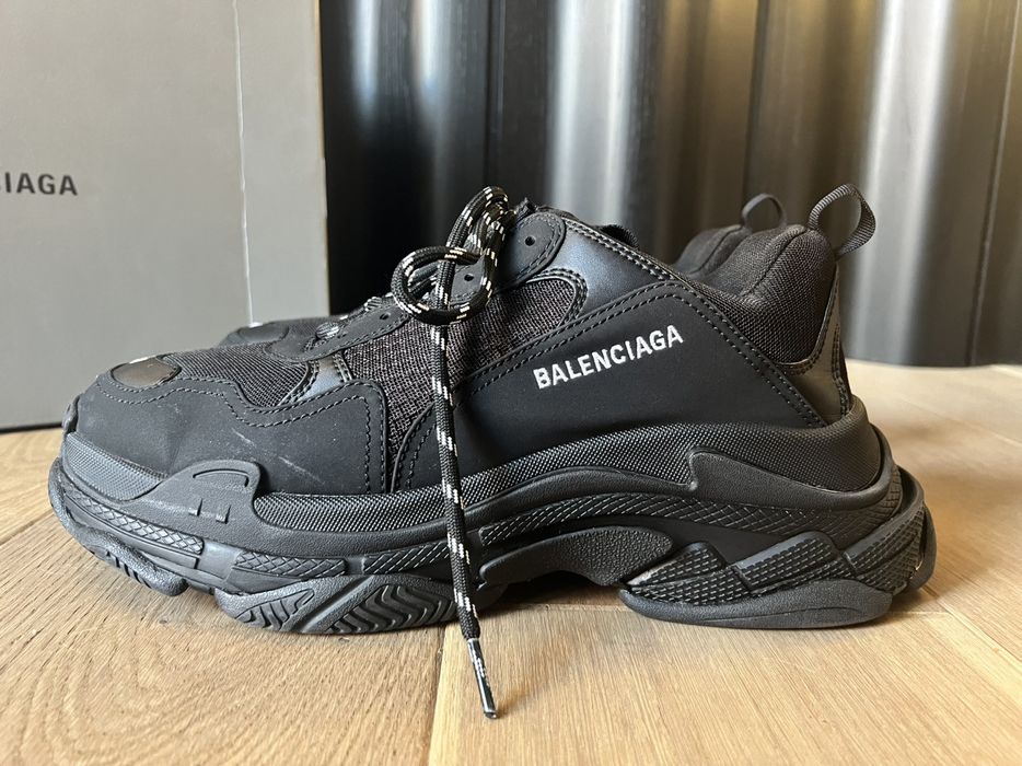 Balenciaga triple s hot sale first copy