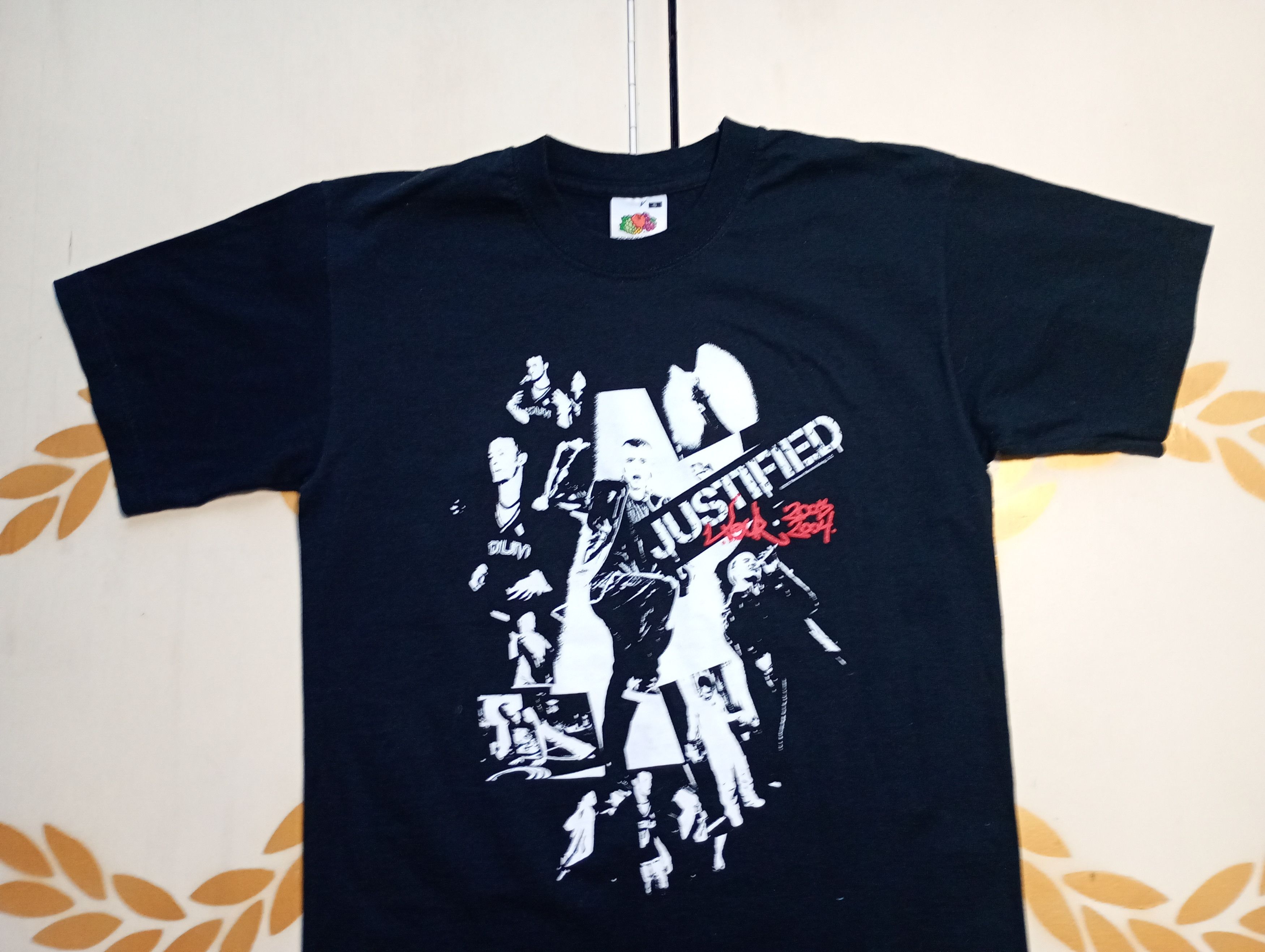 Band Tees × Fruit Of The Loom Justified Tour 2003-2004 Fruit of the Loom T-Shirt Size US S / EU 44-46 / 1 - 4 Thumbnail