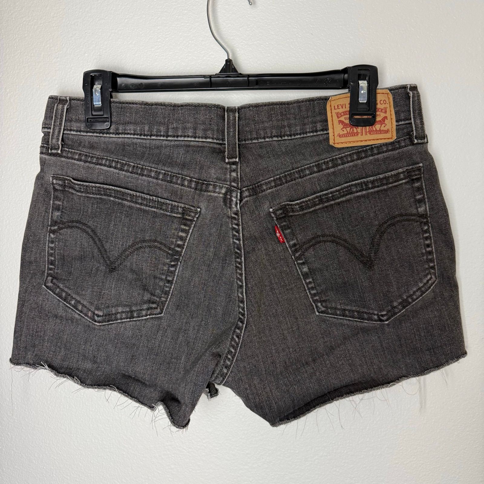 Levi's Levis Cut off Shorts, Black Denim, Sz 30 Size 30" / US 8 / IT 44 - 1 Thumbnail