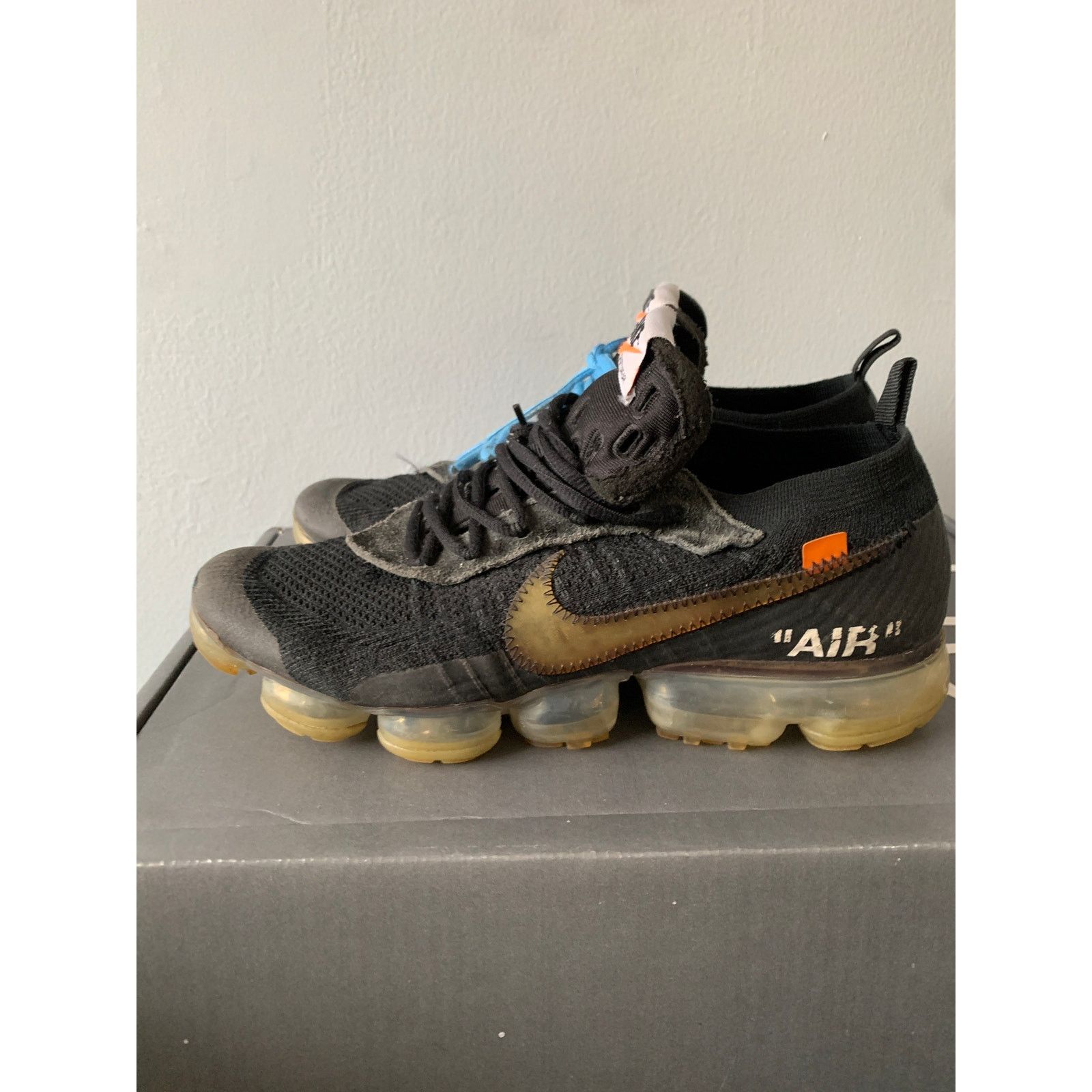 Nike Nike Air VaporMax Off-White Black 2018 Size 10.5 Used Size US 10.5 / EU 43-44 - 1 Thumbnail
