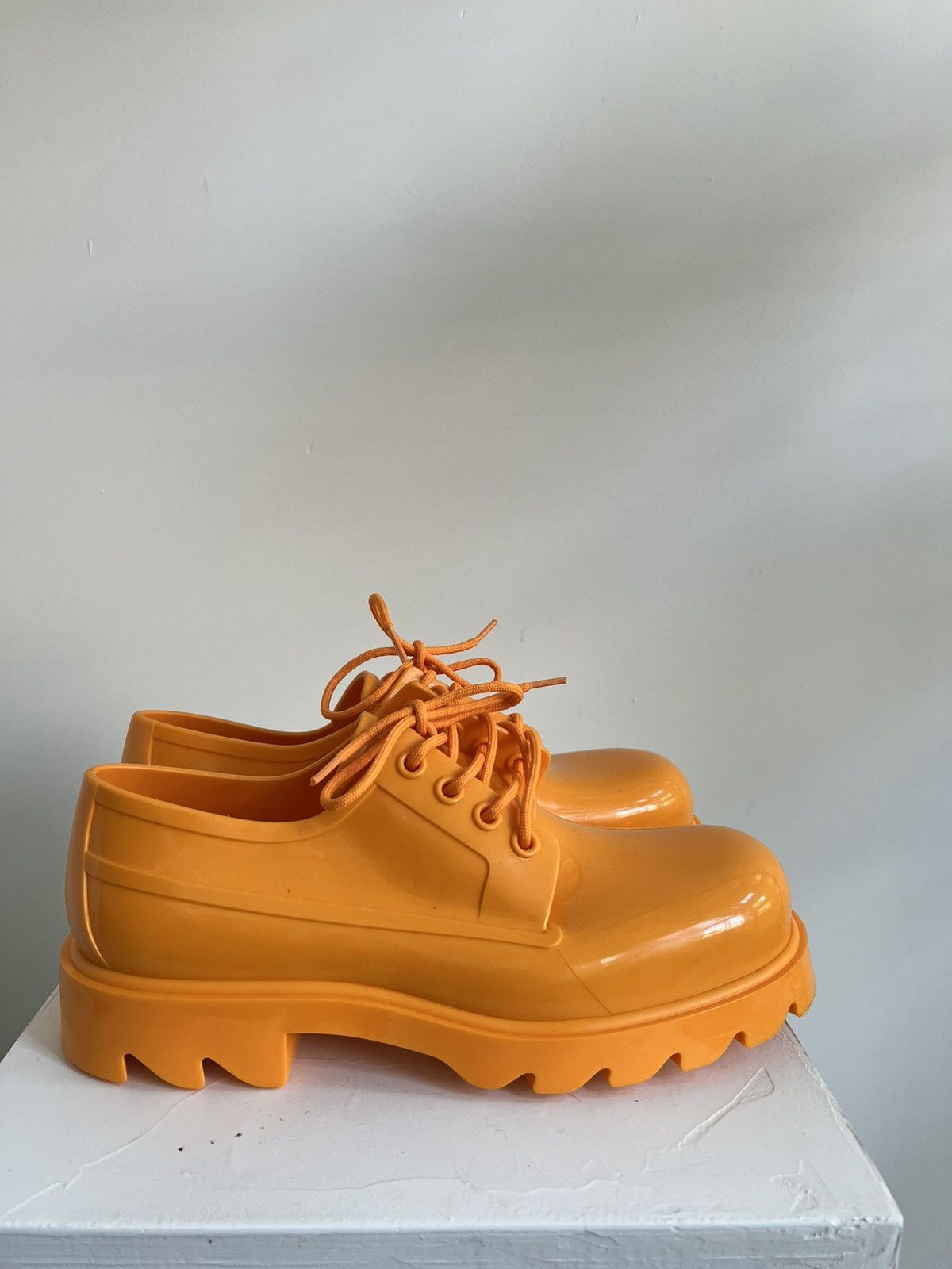 Bottega Veneta Bottega Veneta Lace Up Shiny Rubber Derby Size US 9 / EU 42 - 2 Thumbnail