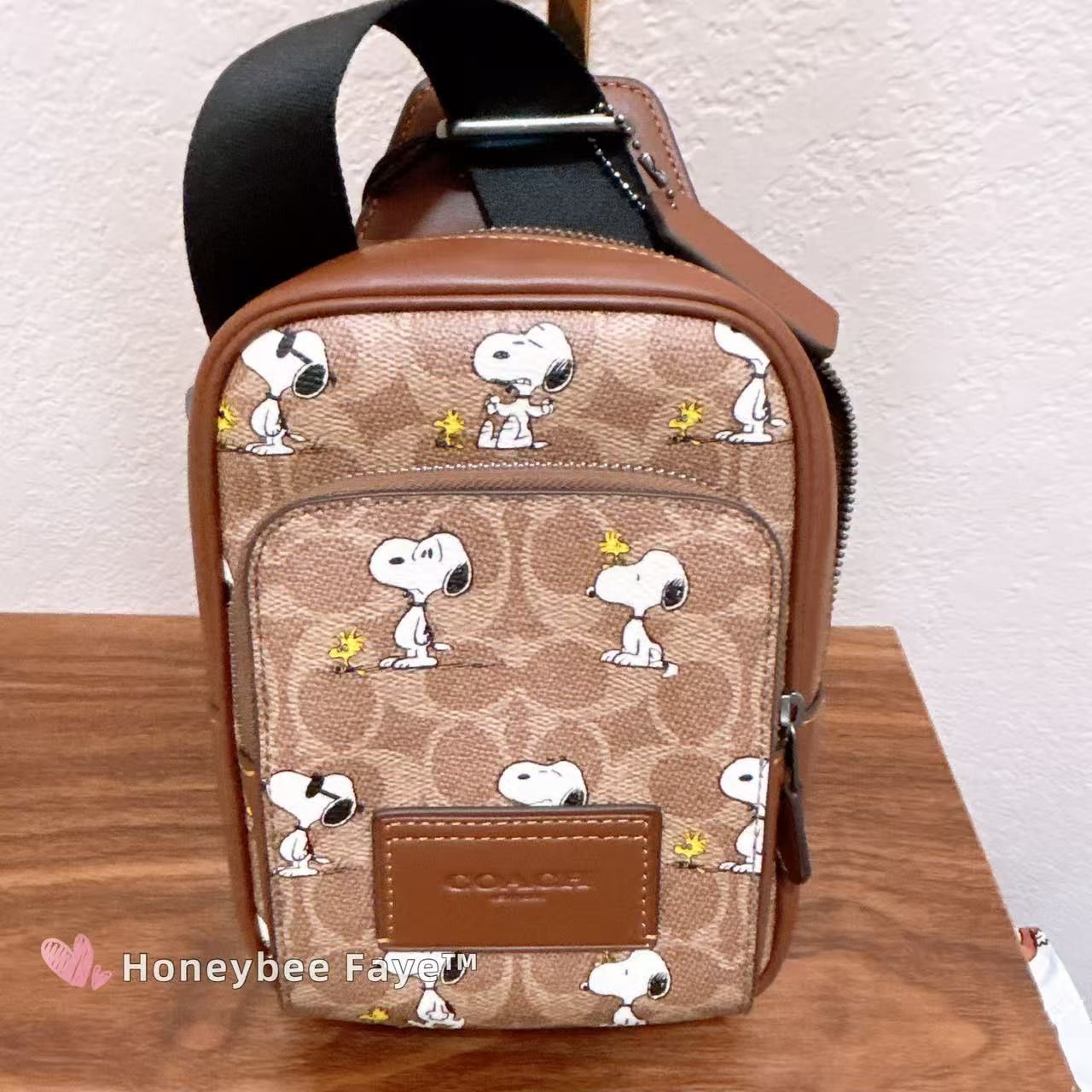 Coach Peanuts Racer Sling Pack in Signature Canvas With Snoopy Size ONE SIZE - 1 Thumbnail