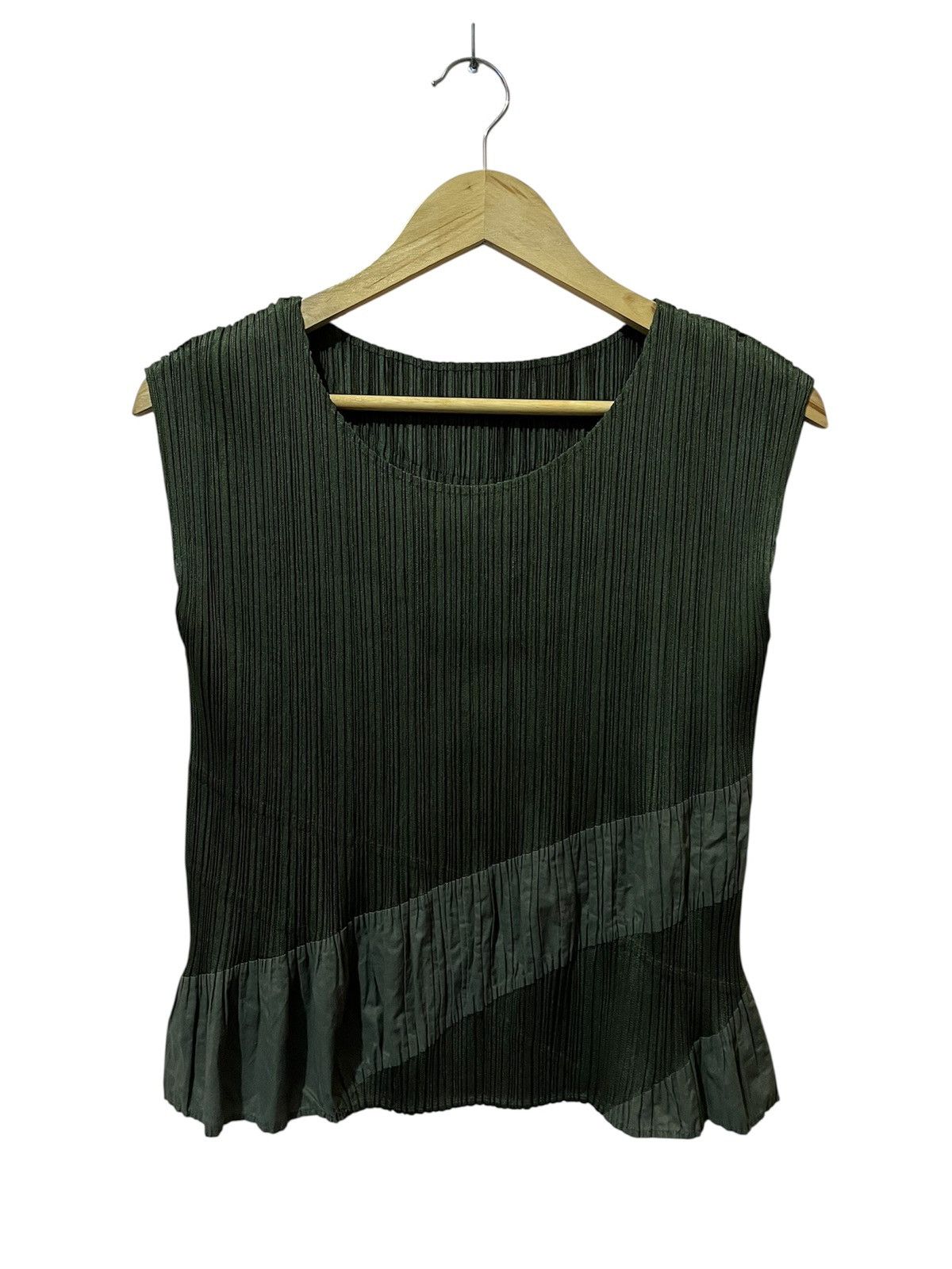 Pleats Please Issey Miyake Pleats Please - Issey Miyake - Hybrid Tank Top Size S / US 4 / IT 40 - 1 Thumbnail