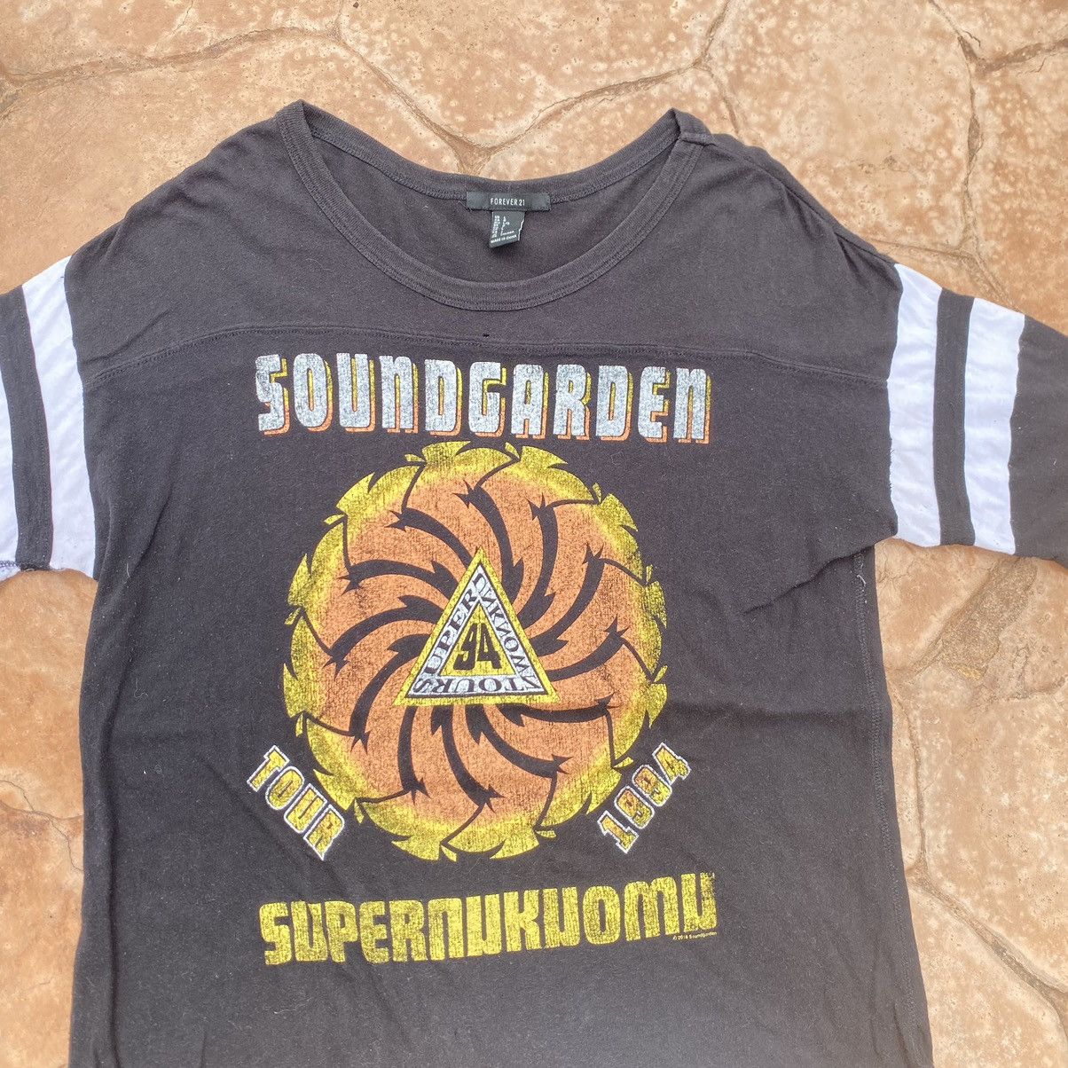 Band Tees Thrashed Faded Soundgarden Super Unknown 1994 ERD GRUNGE TEE Size US L / EU 52-54 / 3 - 3 Thumbnail