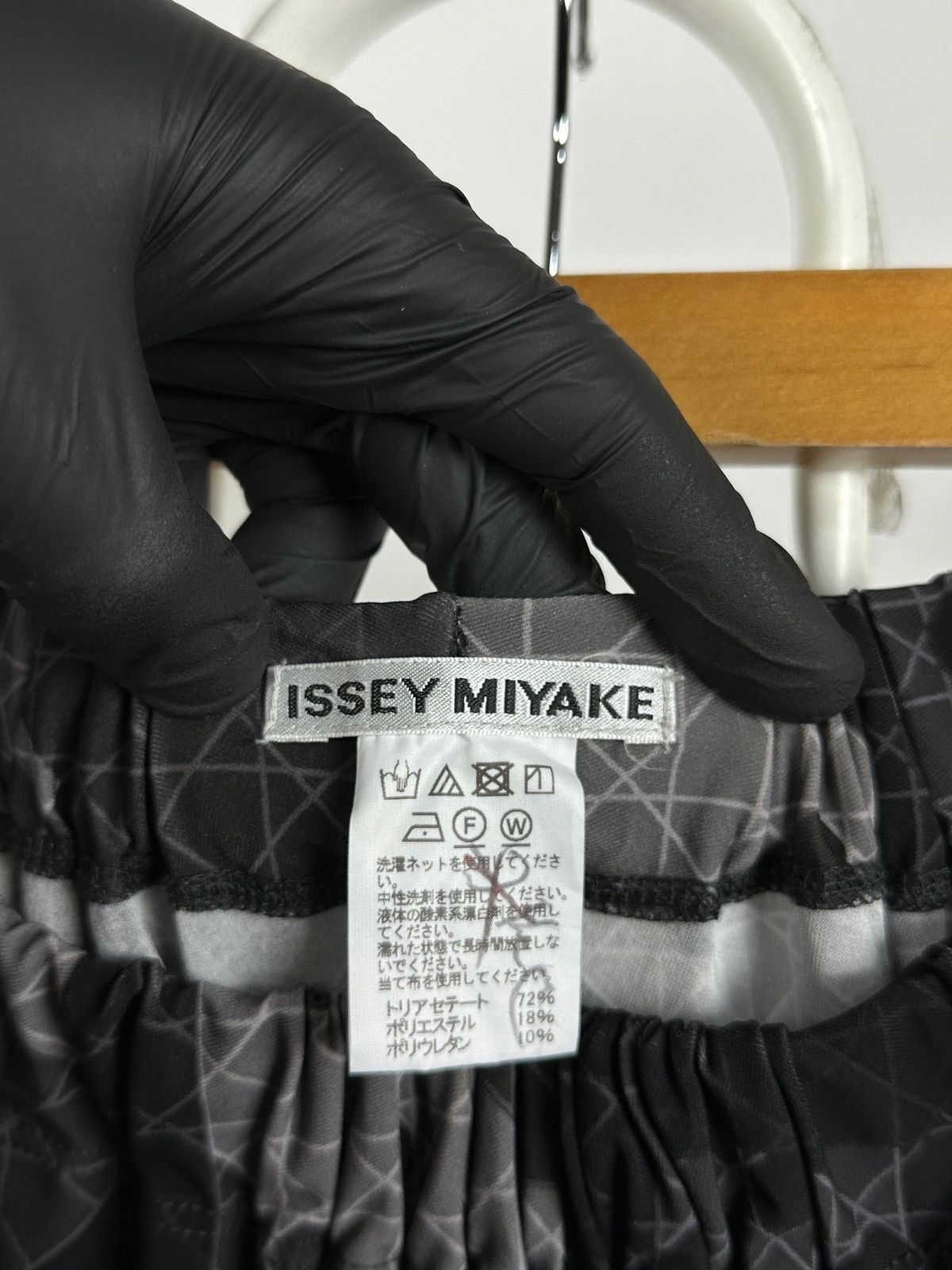 Issey Miyake Vintage Issey Miyake Geometric Pleated Pant Size US 32 / EU 48 - 15 Thumbnail