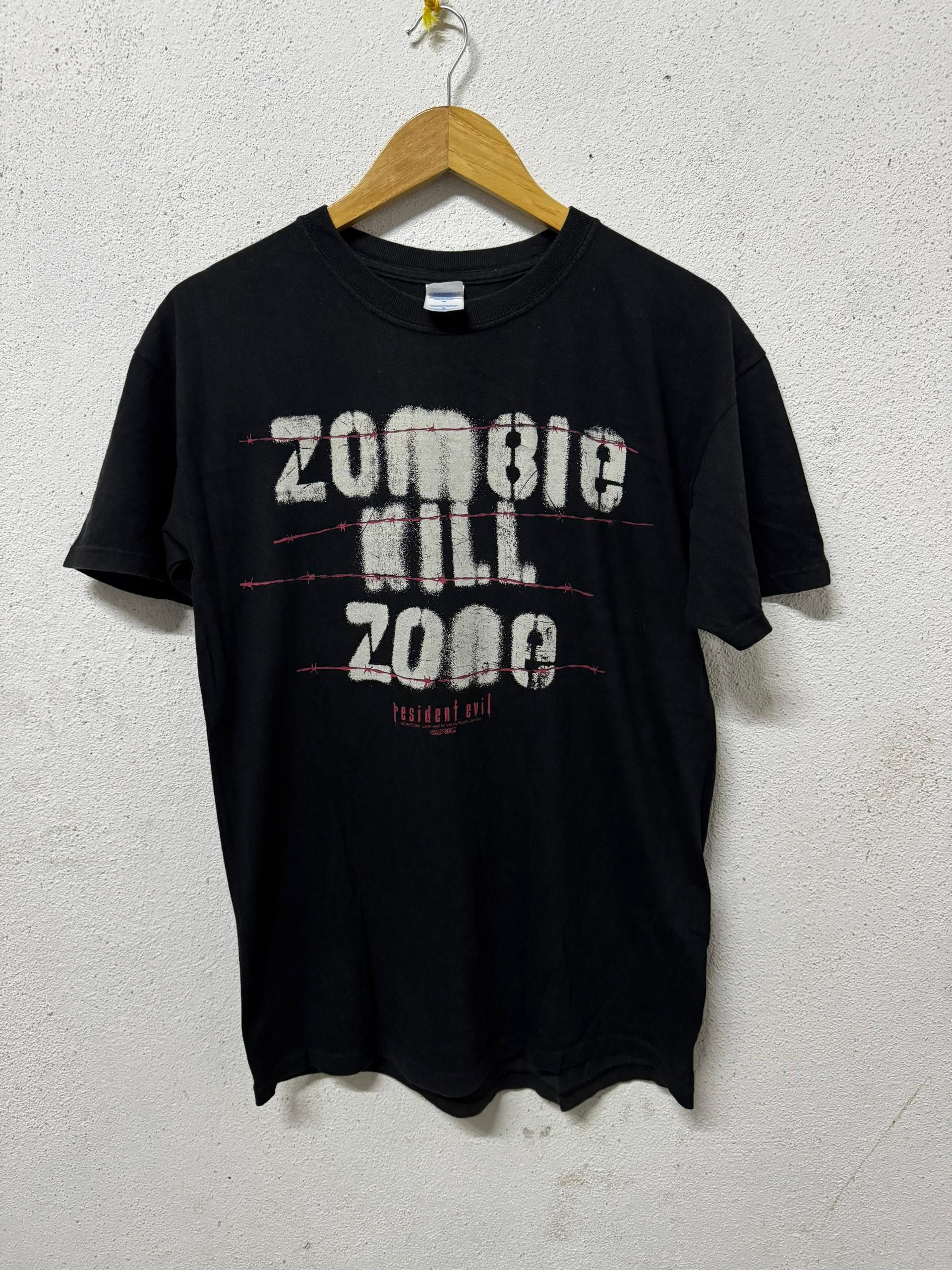 Vintage Vintage 2003 Resident Evil Outbreak PS2 Capcom T-shirt
