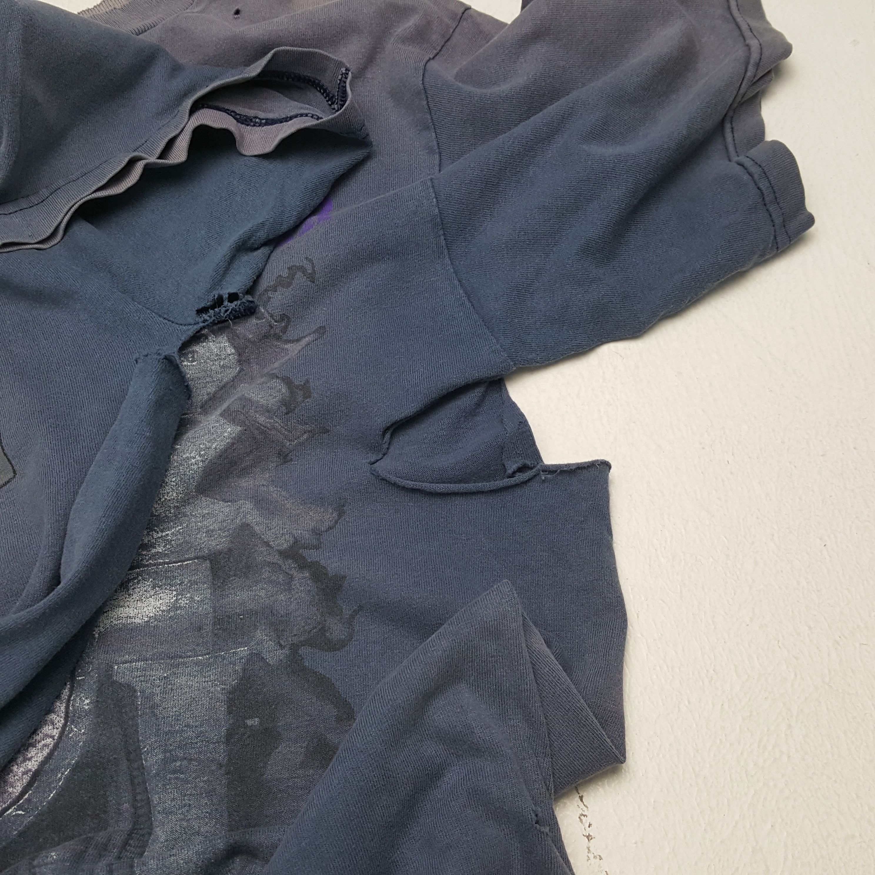 Band Tees × Vintage EMERSON LAKE & PALMER Rock Music Group Distressed Tshirt Size US L / EU 52-54 / 3 - 7 Thumbnail