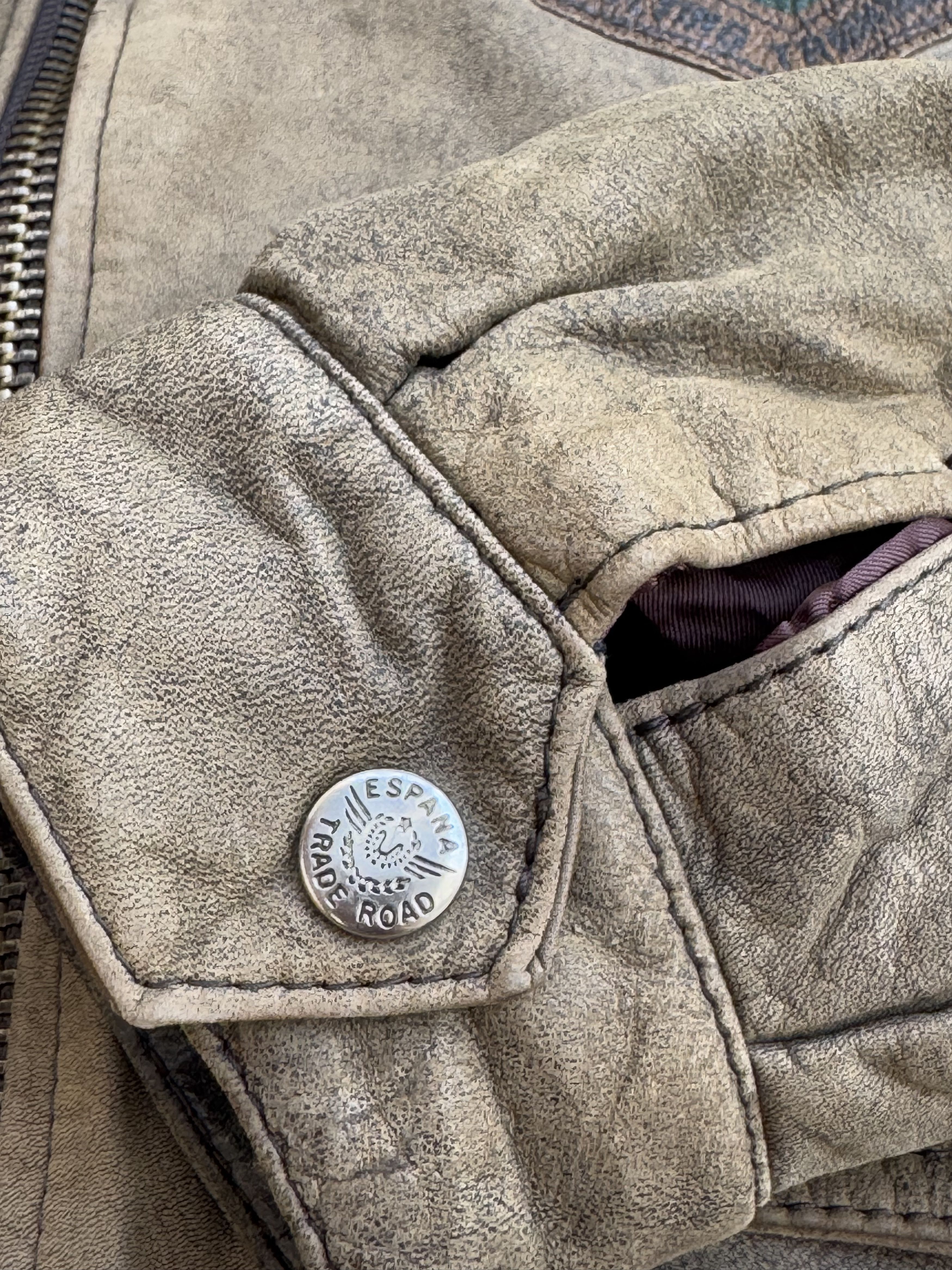 Avirex Vintage A2 Pilot's Brown Leather Jacket Flying Tigers 1941 Size US M / EU 48-50 / 2 - 14 Thumbnail