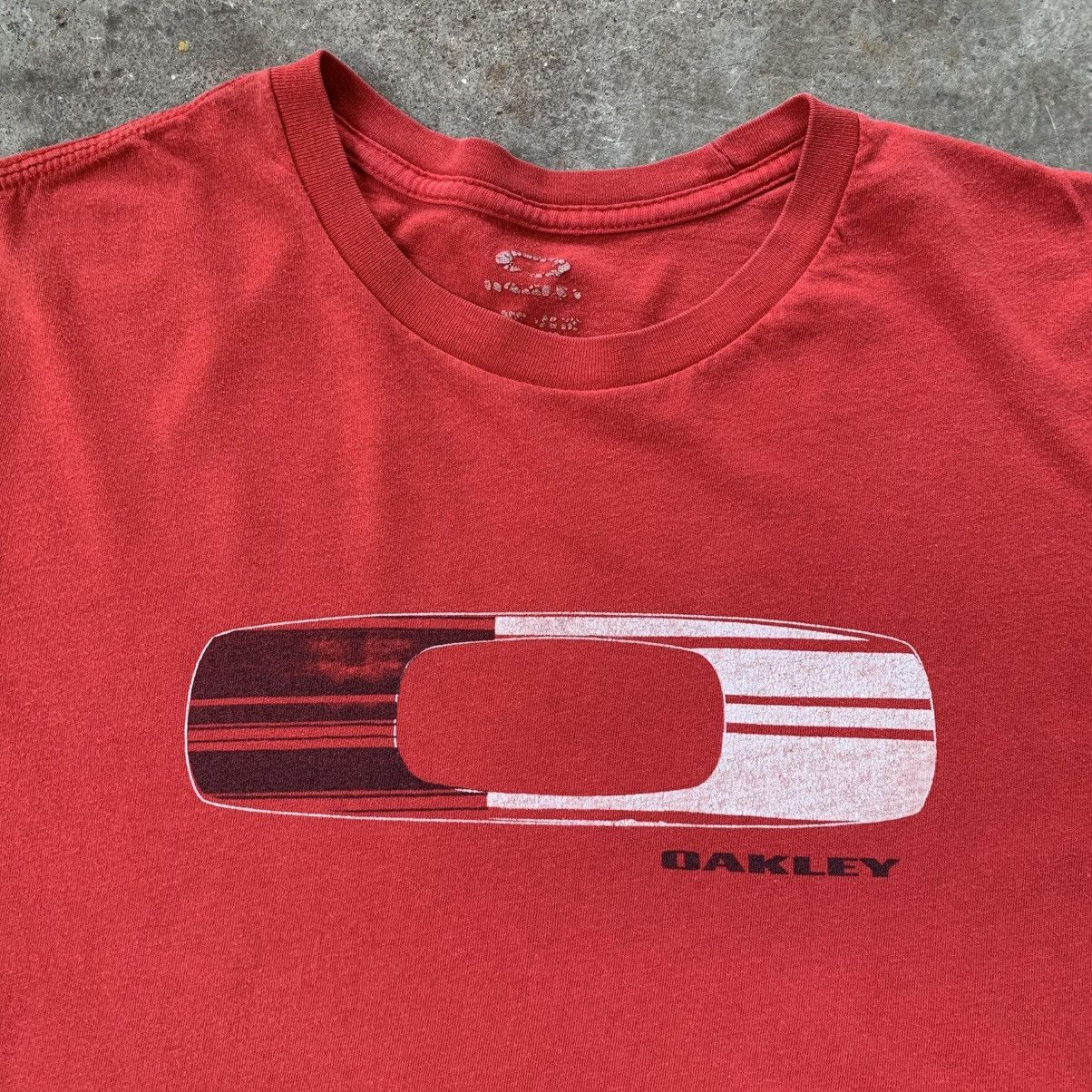 Oakley Oakley red shirt Size US M / EU 48-50 / 2 - 5 Thumbnail