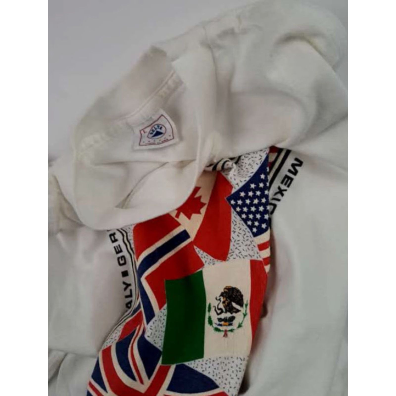 Delta Delta T-Shirt Shirt Mens Large White USA Flags Print Puffy World Canada Japan Many More Delta Large White USA Shirt Mens L Size US L / EU 52-54 / 3 - 2 Thumbnail