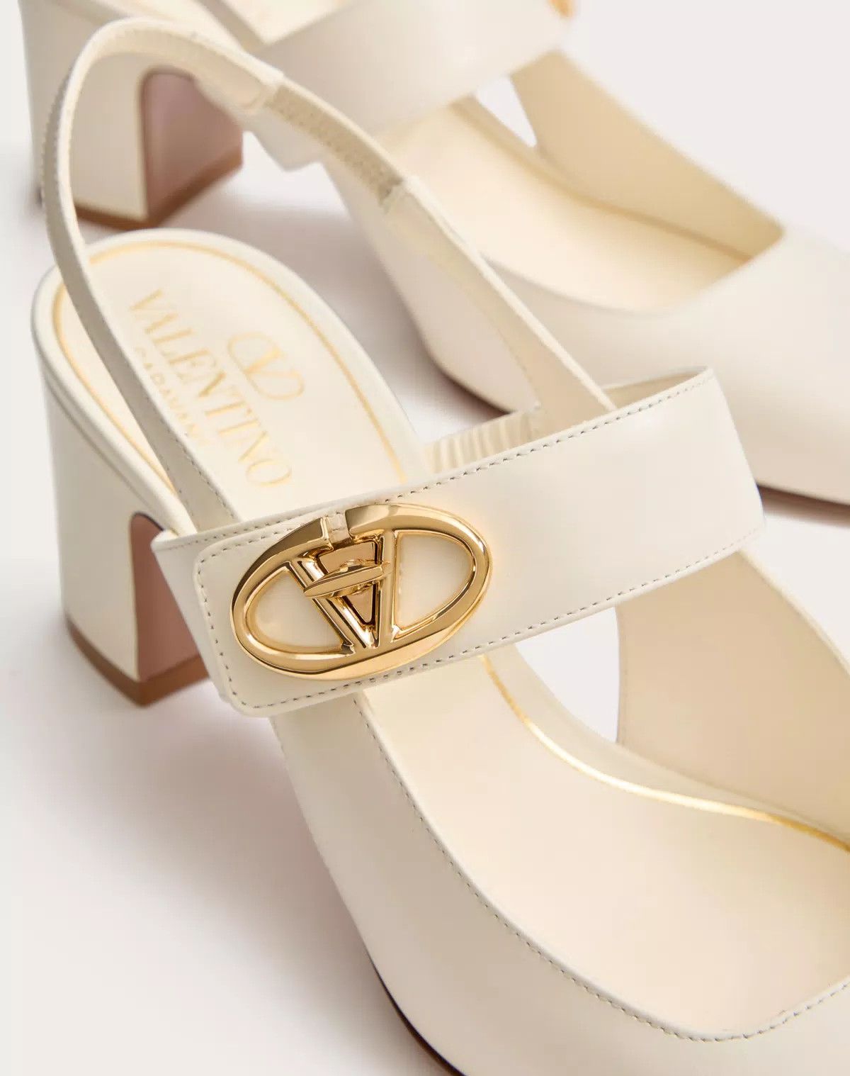 Valentino o1s1wg110625 Vlogo Locker Slingback Pumps in Creamy White Size US 11.5 / IT 41.5 - 5 Thumbnail