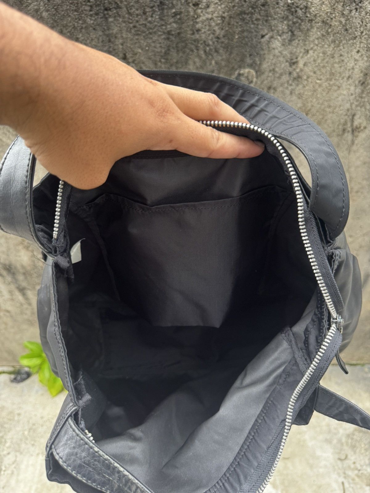 Yohji Yamamoto Y’SACCS by Yohji Yamamoto Leather Shoulder Tote Bag Size ONE SIZE - 6 Thumbnail