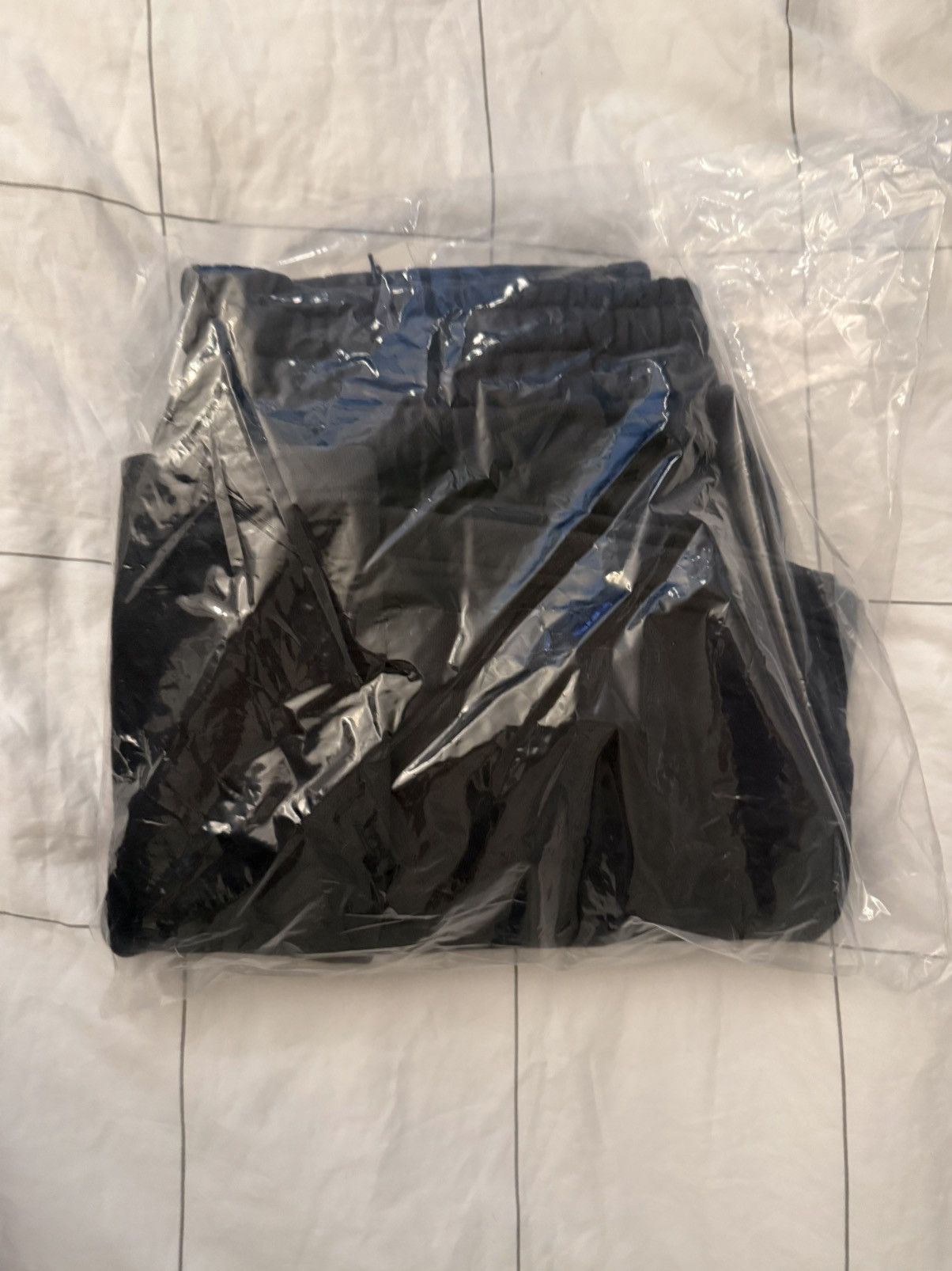 Awake NY AWAKE NY DEBOSSED SWEATSHORTS Men’s Size Large Black Size US 34 / EU 50 - 5 Thumbnail