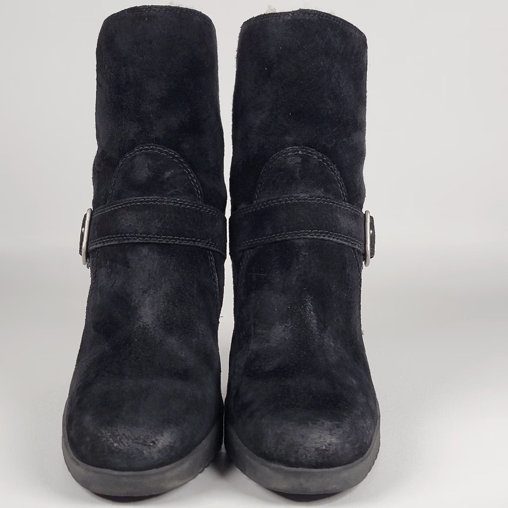 Ugg UGG Women’s Booties Black Suede Gisselle #5593 Wedge Heel Ankle Boots Size 9 Size US 9 / IT 39 - 2 Thumbnail