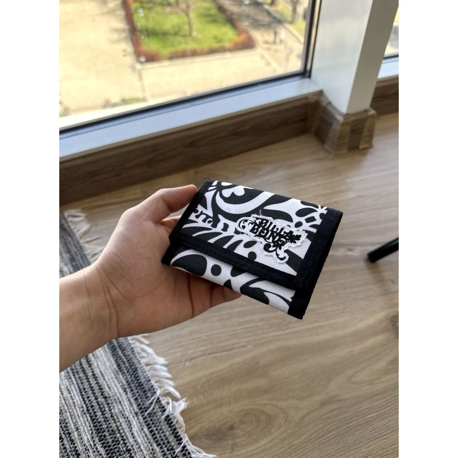 Billabong VINTAGE Billabong Embroidered Logo Wallet Slim Fold Wallet Mens White 90s Retro Classic Japanese Brand Avant Garde Money Size ONE SIZE - 2 Thumbnail