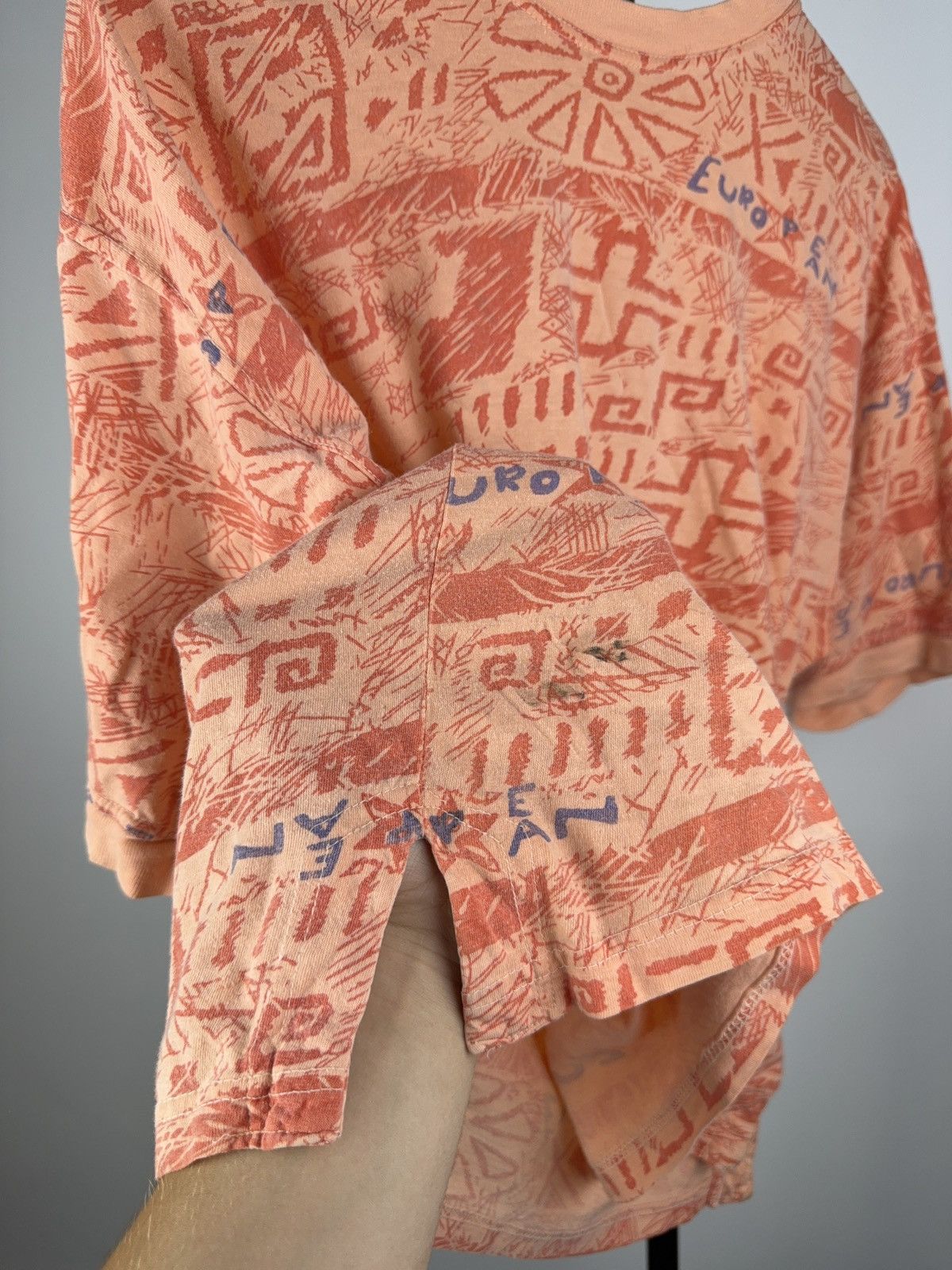 Vintage Retro Vintage 90s European Over Print Aztec Pattern T shirt Size US S / EU 44-46 / 1 - 8 Thumbnail