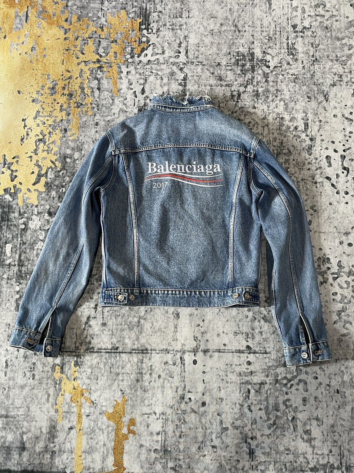 Balenciaga jean jacket 2017 hotsell