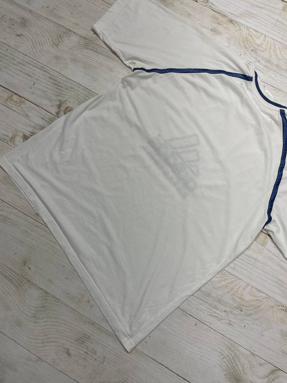 Adidas Vintage Adidas Basketball T-Shirt NBA Big Logo Y2K USA Size US XL / EU 56 / 4 - 8 Thumbnail