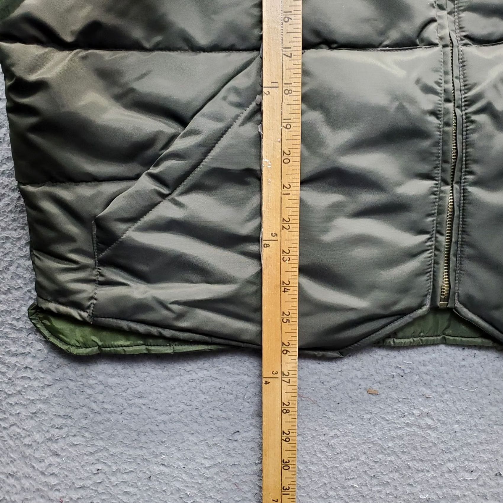 Vintage Vintage Urban Equipment Puffer Vest Mens XL Green Quilted Insulated Full Zip EUC Vest Size US XL / EU 56 / 4 - 3 Thumbnail