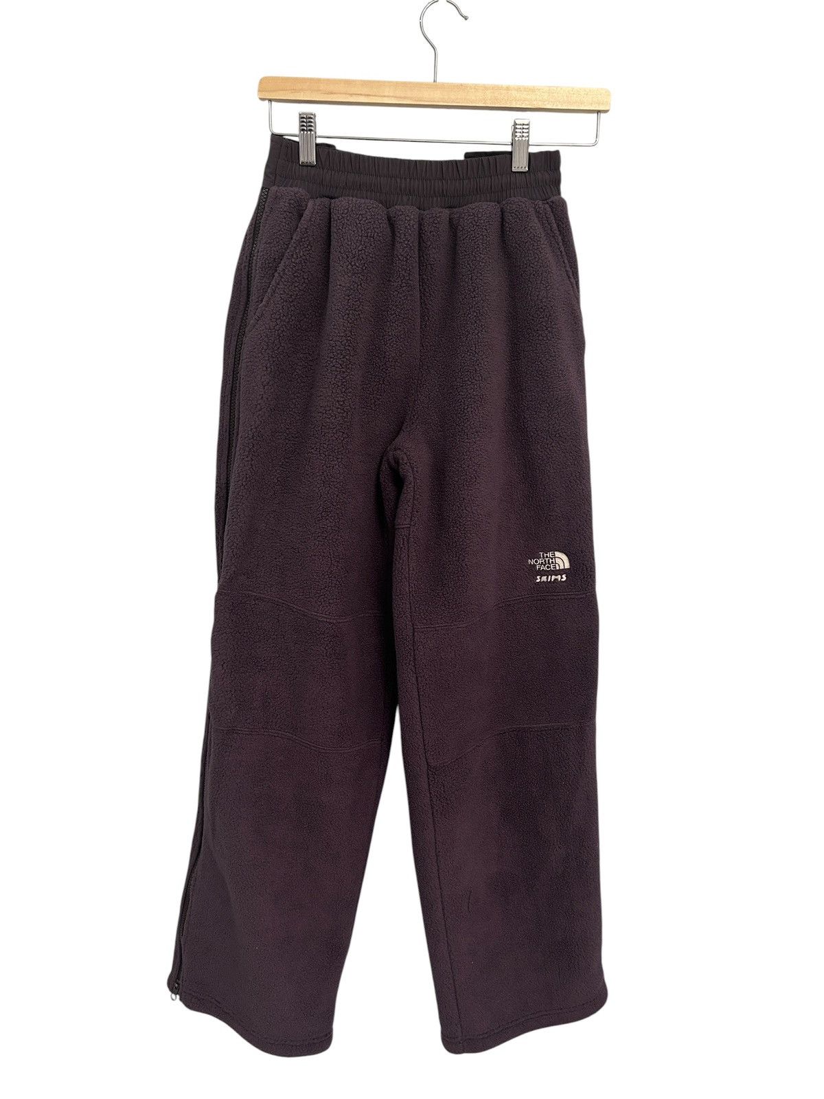 The North Face THE NORTH FACE X SKIMS 1995 Denali Fleece Pant XS Phoenix Size 26" / US 2 / IT 38 - 4 Thumbnail
