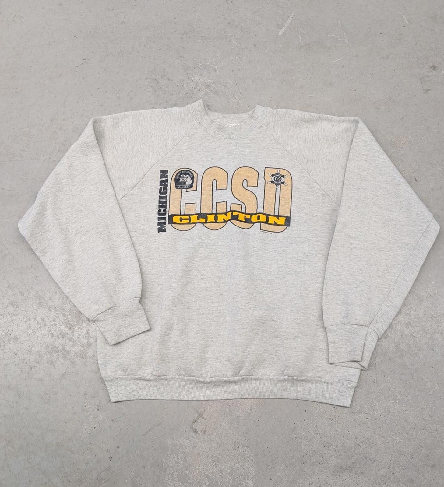 Fruit Of The Loom Vintage 90s Michigan CCSD Clinton crewneck sweater Size US XL / EU 56 / 4 - 1 Thumbnail