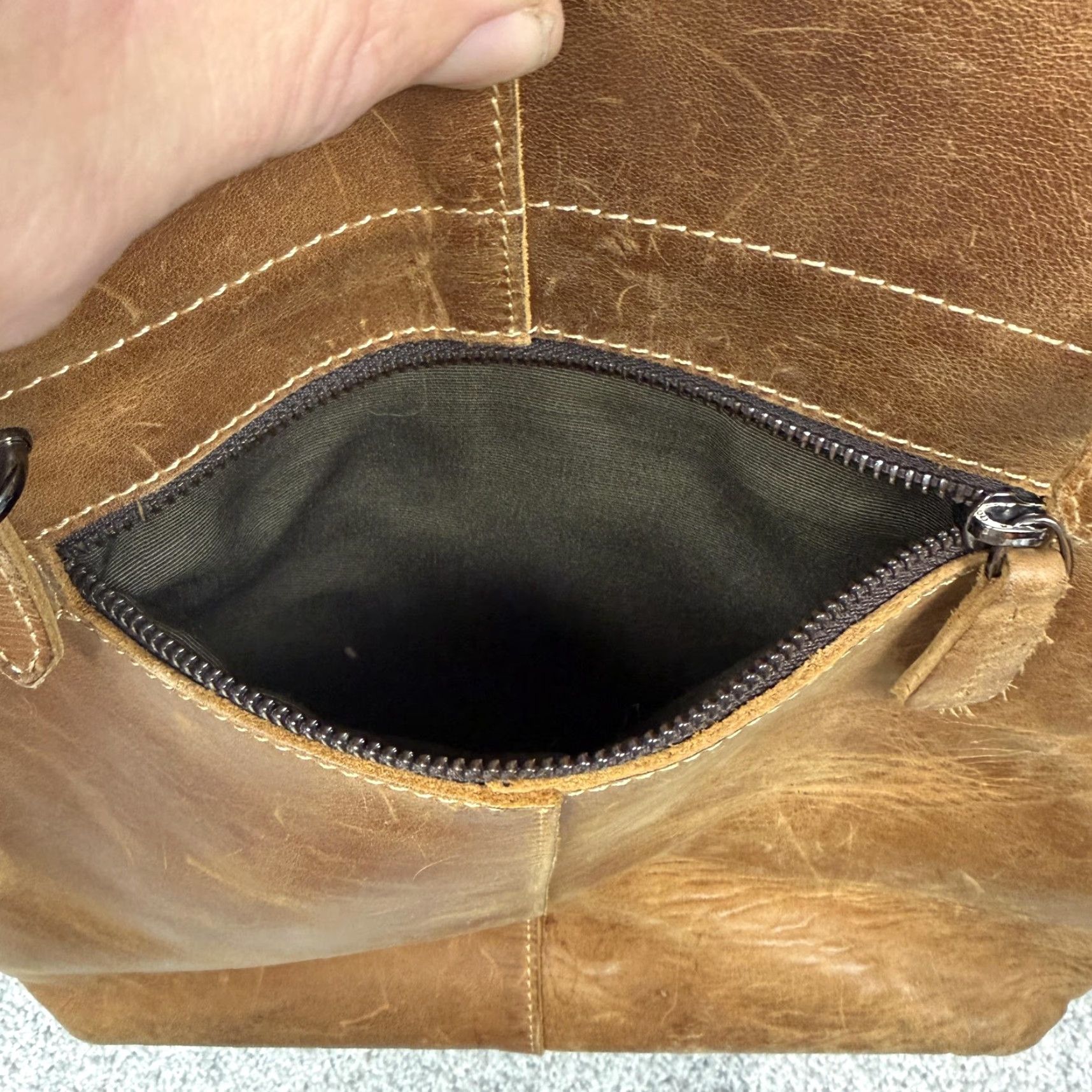 Vintage S-ZONE Distressed Leather Tote Bag Large Brown Zip Shoulder Bag Womens Size ONE SIZE - 6 Thumbnail