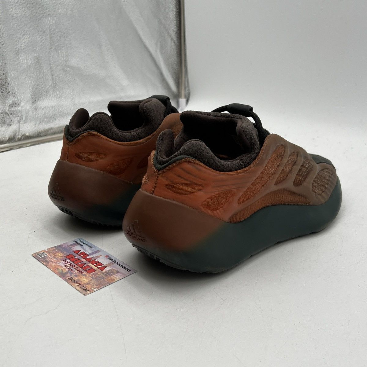 Adidas Yeezy 700 v3 copper fade Size US 9.5 / EU 42-43 - 5 Thumbnail