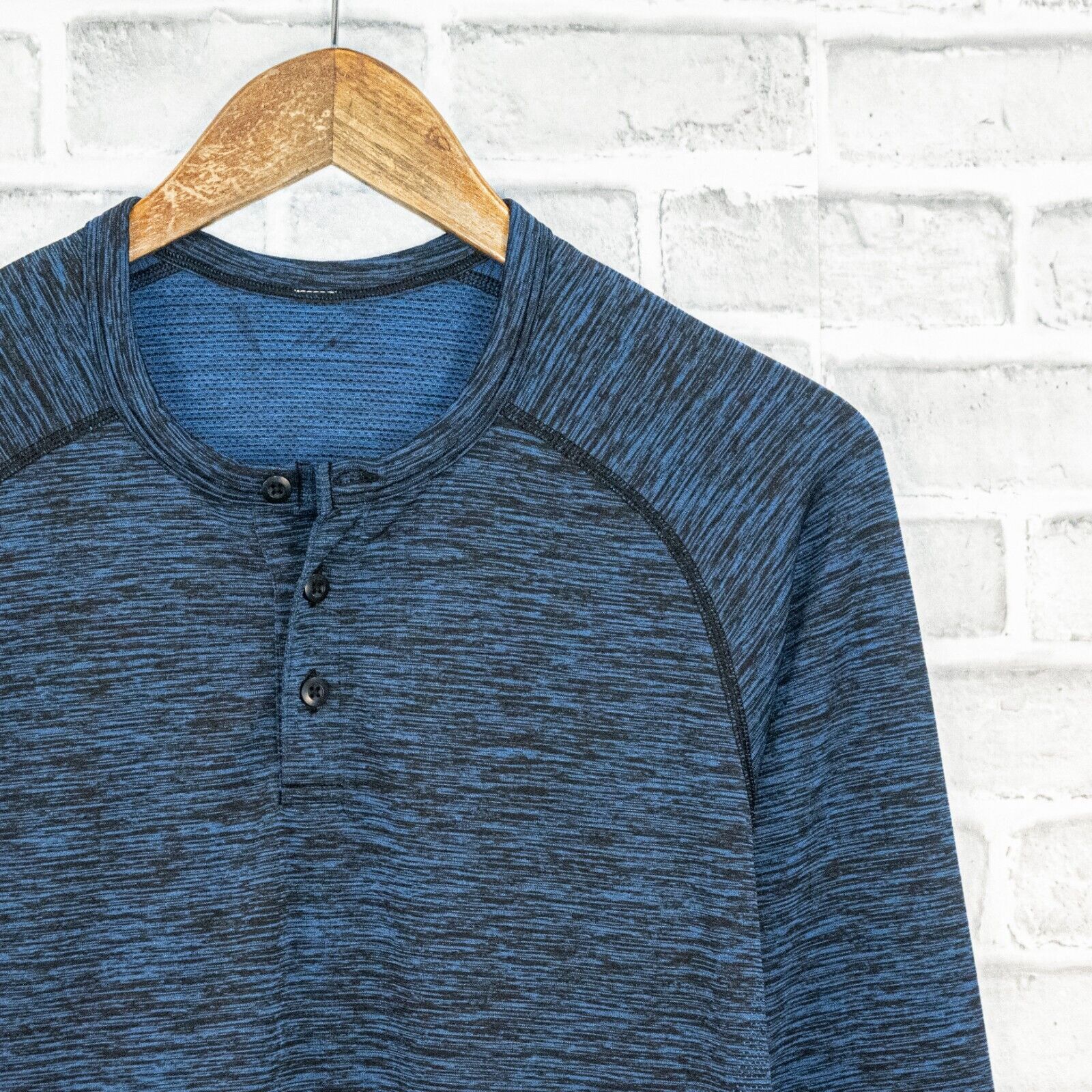 Lululemon Lululemon Men's Long Sleeve Henley Shirt in Heather Blue Size US S / EU 44-46 / 1 - 6 Thumbnail