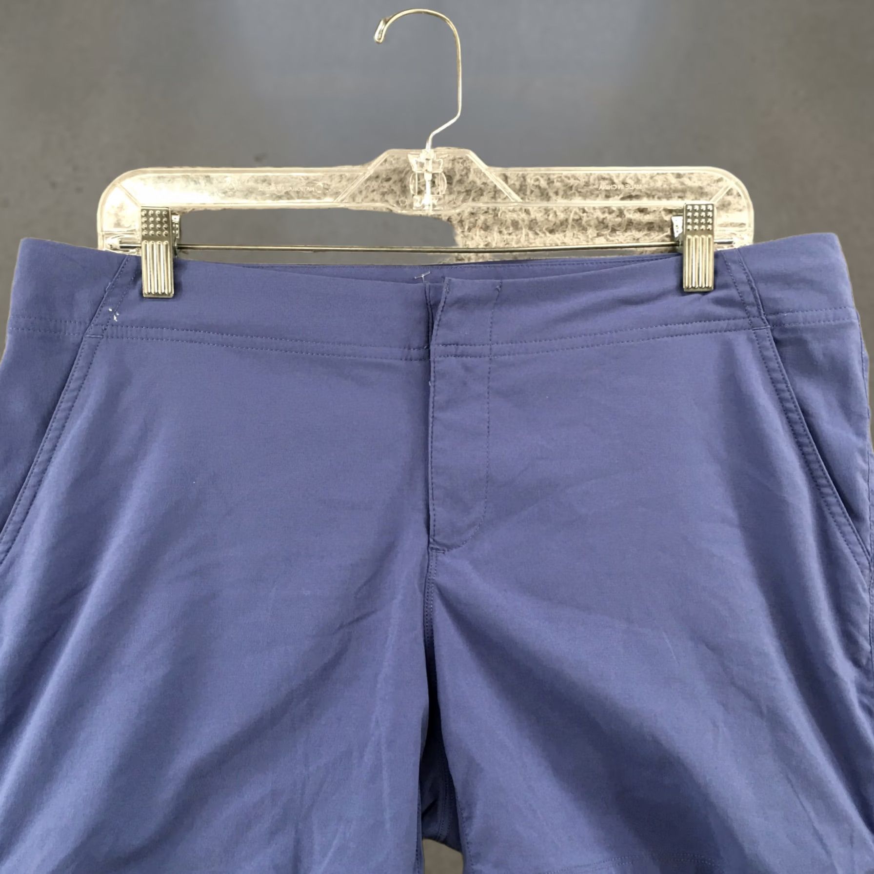 Vintage Columbia Chino Shorts Womens 14 Purple Mid Rise Casual Pockets Zip Shorts Size 36" / US 14 / IT 50 - 1 Thumbnail