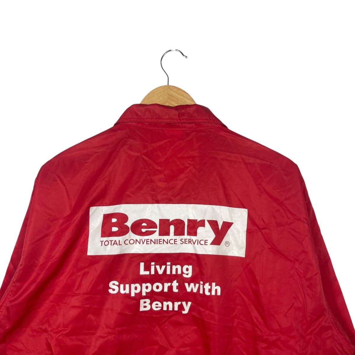 Vintage Vintage Benry Red Nylon Windbreaker Jacket Snap Zip Logo Size US XL / EU 56 / 4 - 6 Thumbnail