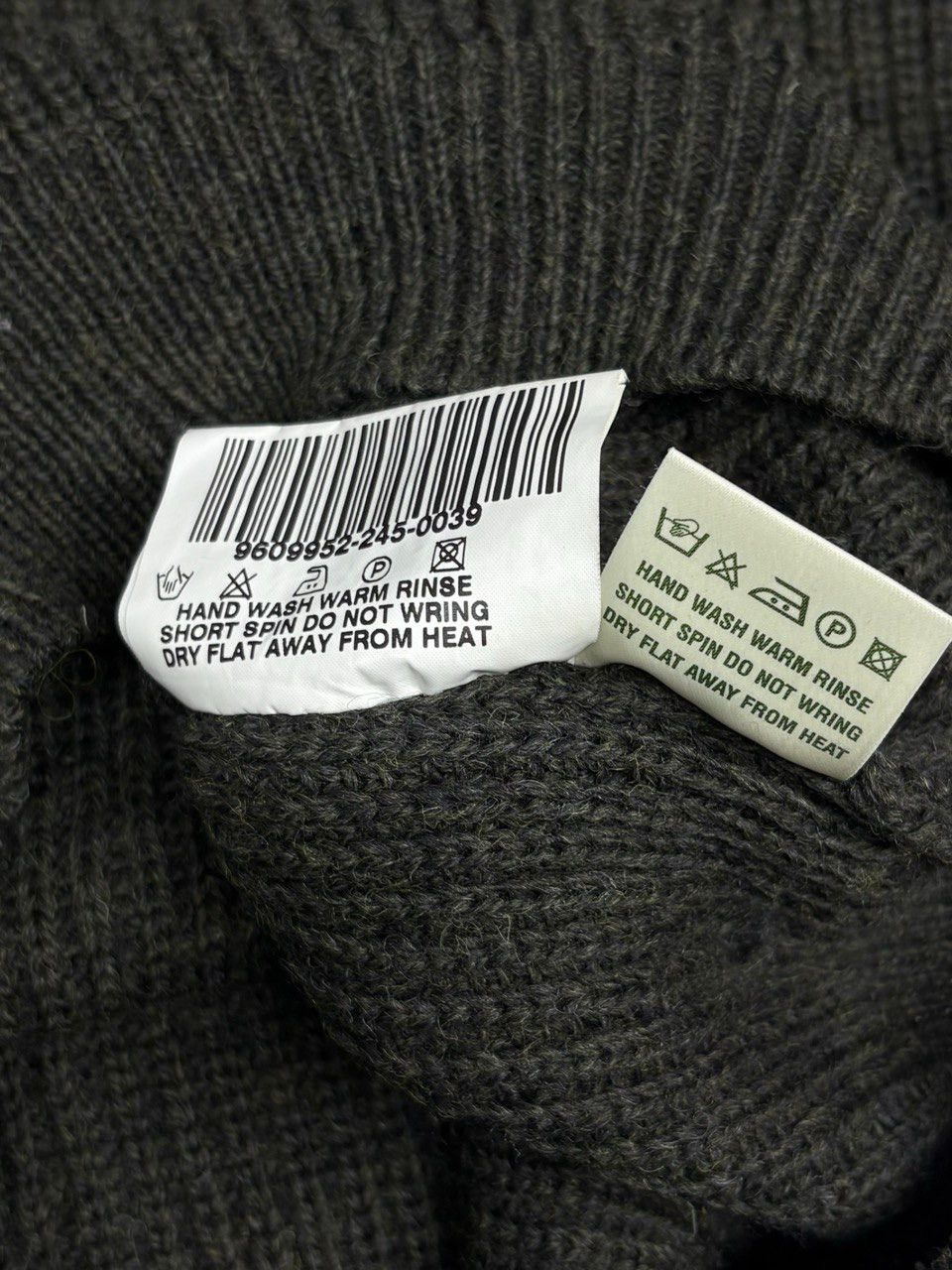 Barbour Barbour Knit Sweater Ribbed Military Scotland Wool V-Neck Size US L / EU 52-54 / 3 - 14 Thumbnail