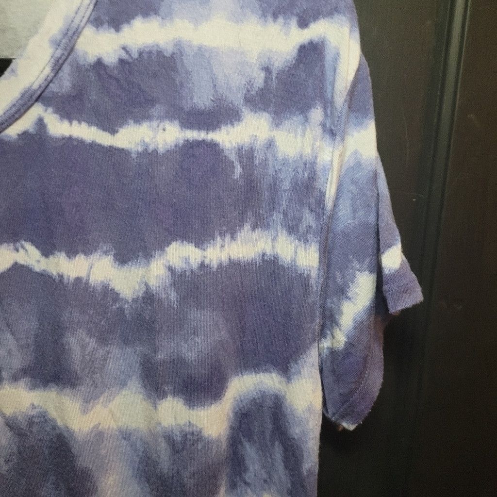 Koolaburra Koolaburra, tye-dye womens tee shirt, xs, euc Size XS / US 0-2 / IT 36-38 - 4 Thumbnail