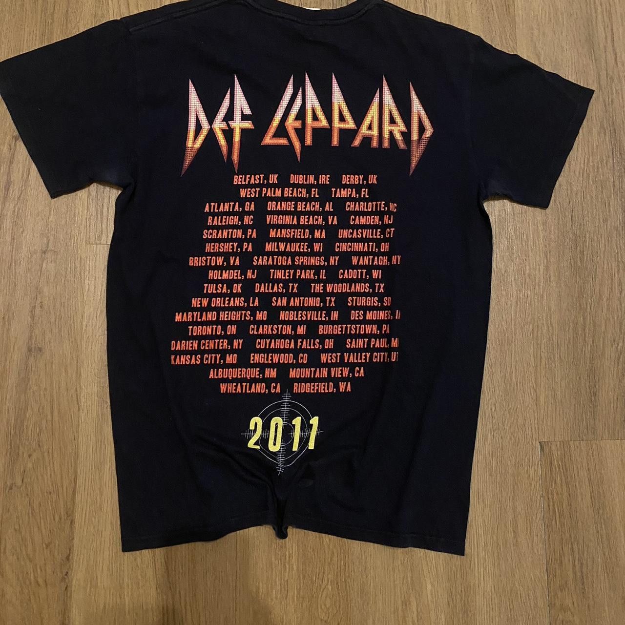 Gildan 2011 Def Leppard Mirror Ball black t-shirt - heavy Size US M / EU 48-50 / 2 - 2 Thumbnail