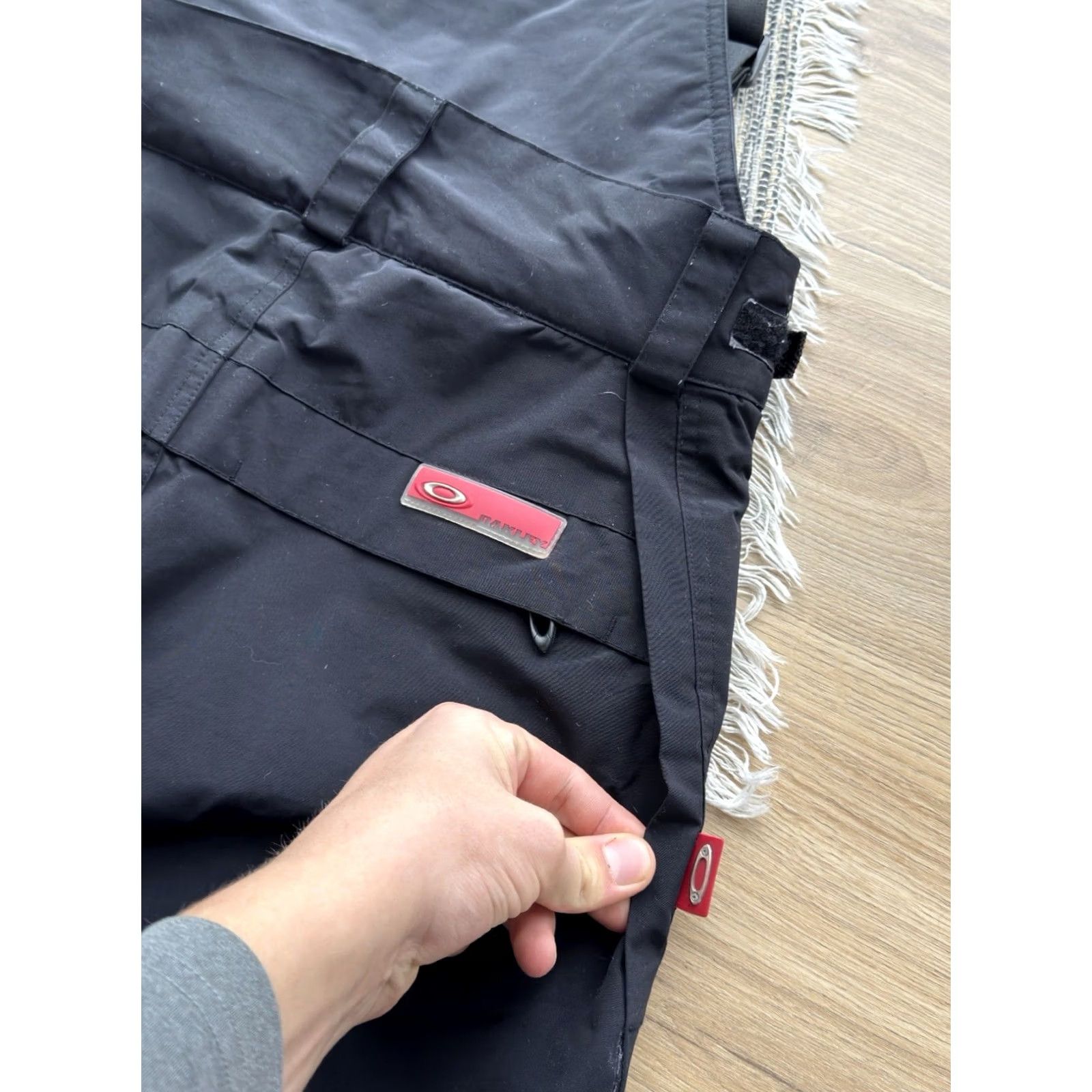 Oakley VINTAGE Oakley Men’s Snow Pants Black Waterproof Insulated Adjustable Suspenders S Size US 29 - 7 Thumbnail
