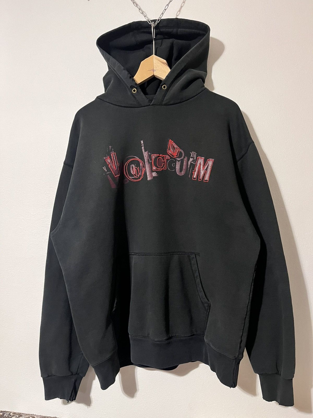 Volcom 90s Volcom Thrashed Grunge Hoodie - Archive Faded Distressed Size US XL / EU 56 / 4 - 1 Thumbnail