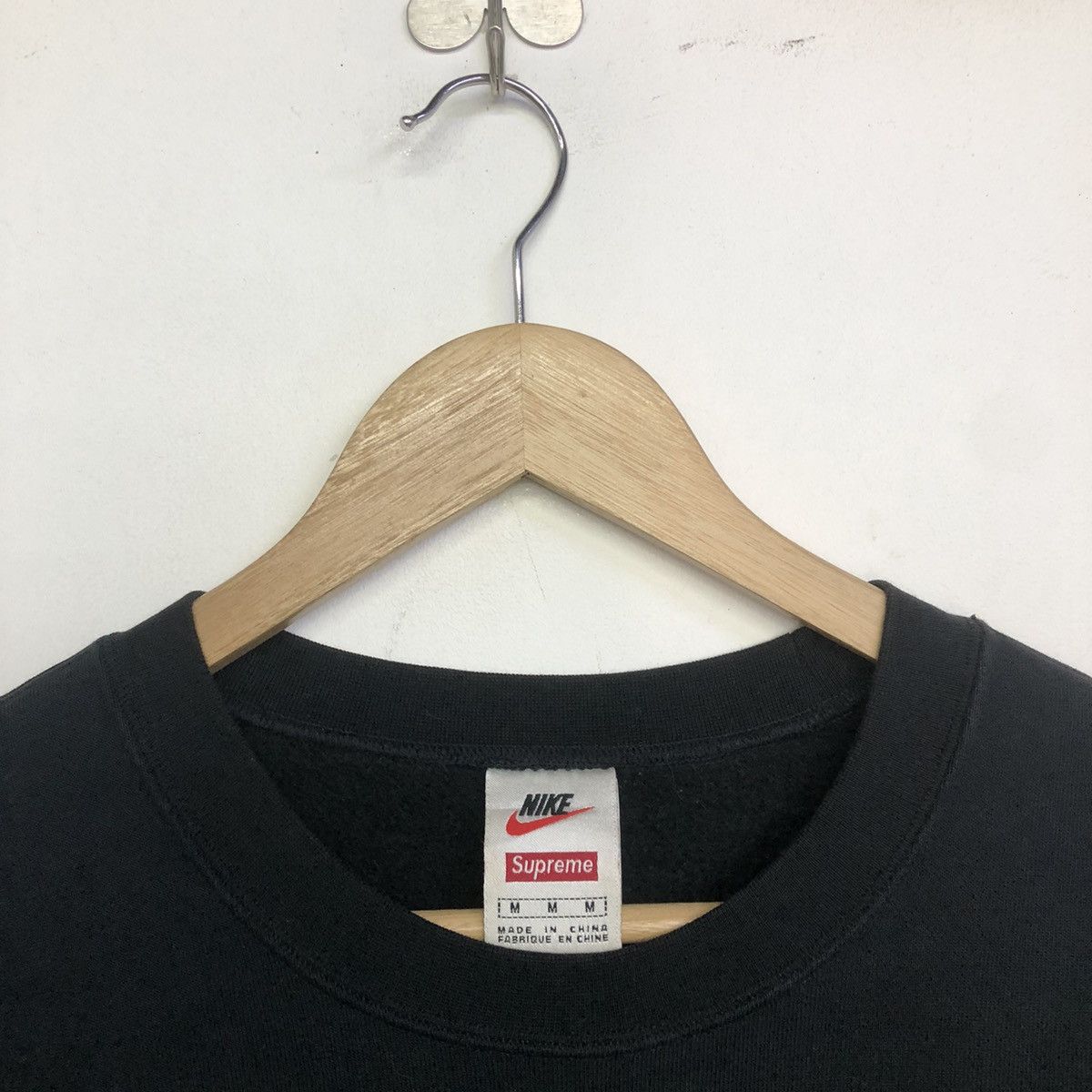 Nike × Supreme NIKE X SUPREME JEWEL CREWNECK CENTRE LOGO SWEATSHIRT Size US M / EU 48-50 / 2 - 4 Thumbnail