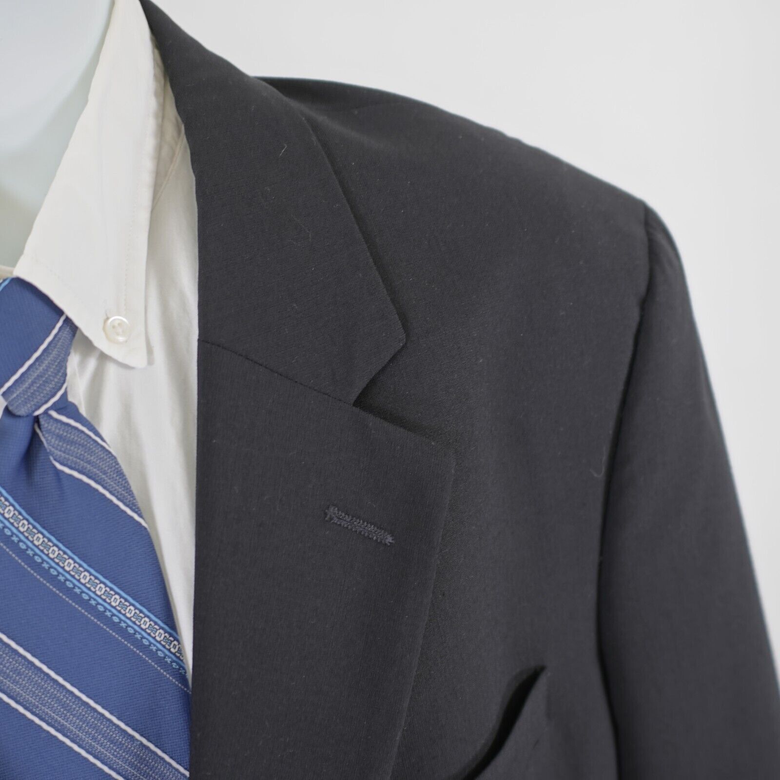Jos. A. Bank Jos A Bank Worsted Wool Black 2 Button Blazer 44L Tagged 46R Size 44L - 2 Thumbnail