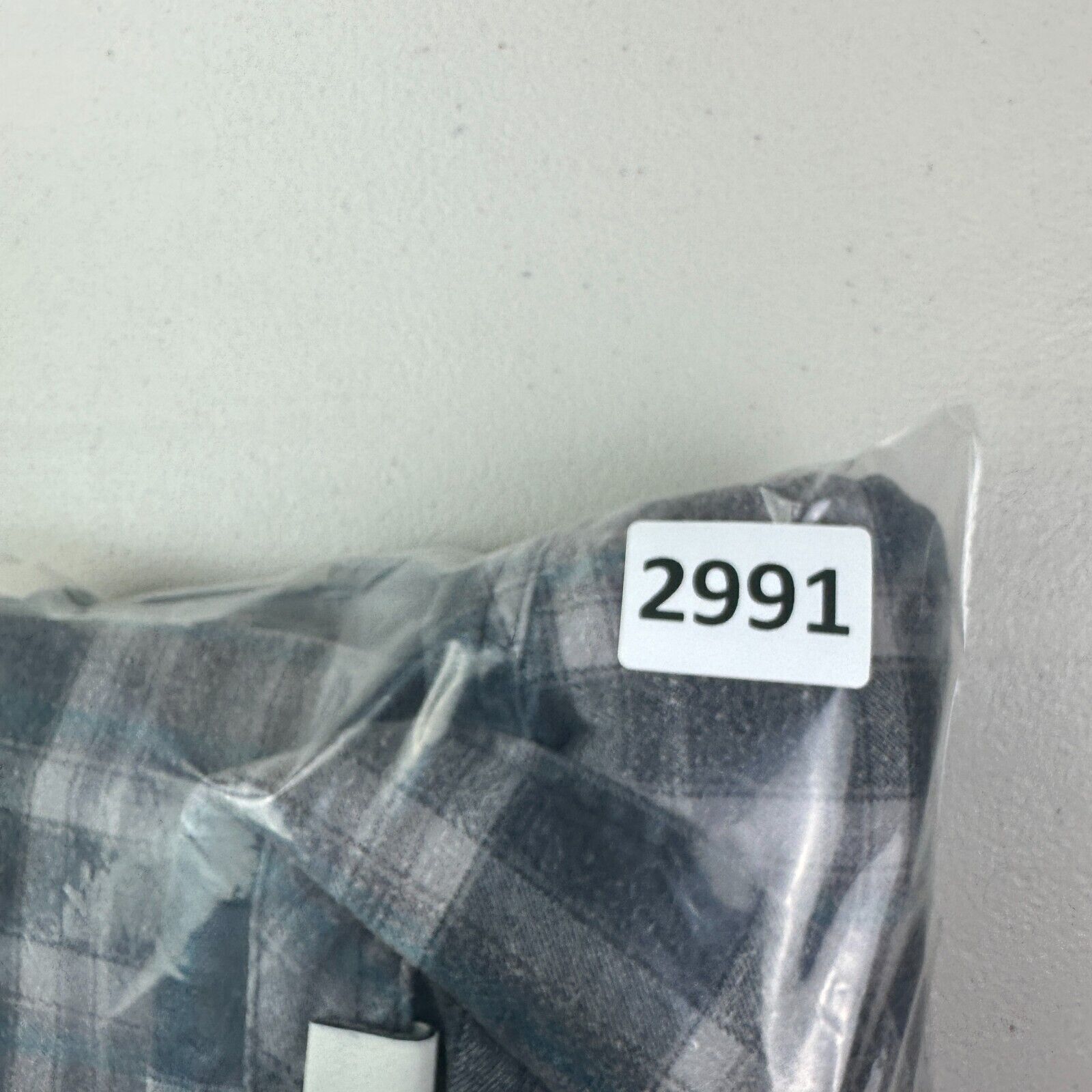 Quiksilver Quiksilver Shirt Mens Size Large Button Up Plaid Casual Size US L / EU 52-54 / 3 - 9 Thumbnail