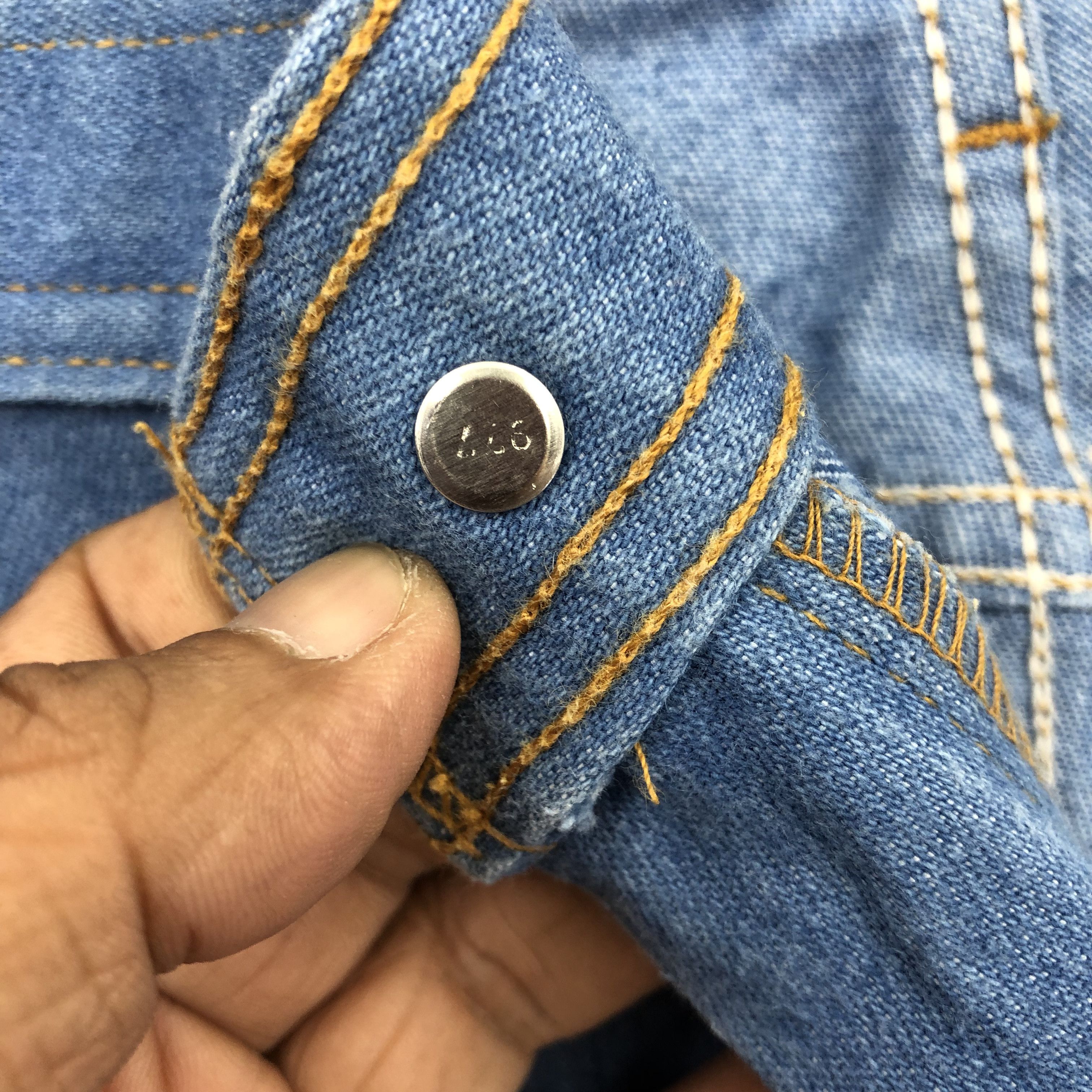 Levi's Vintage Y2K Levis Baggy Style Jeans Light Wash Skater Denim Size 40" / US 18 - 6 Thumbnail