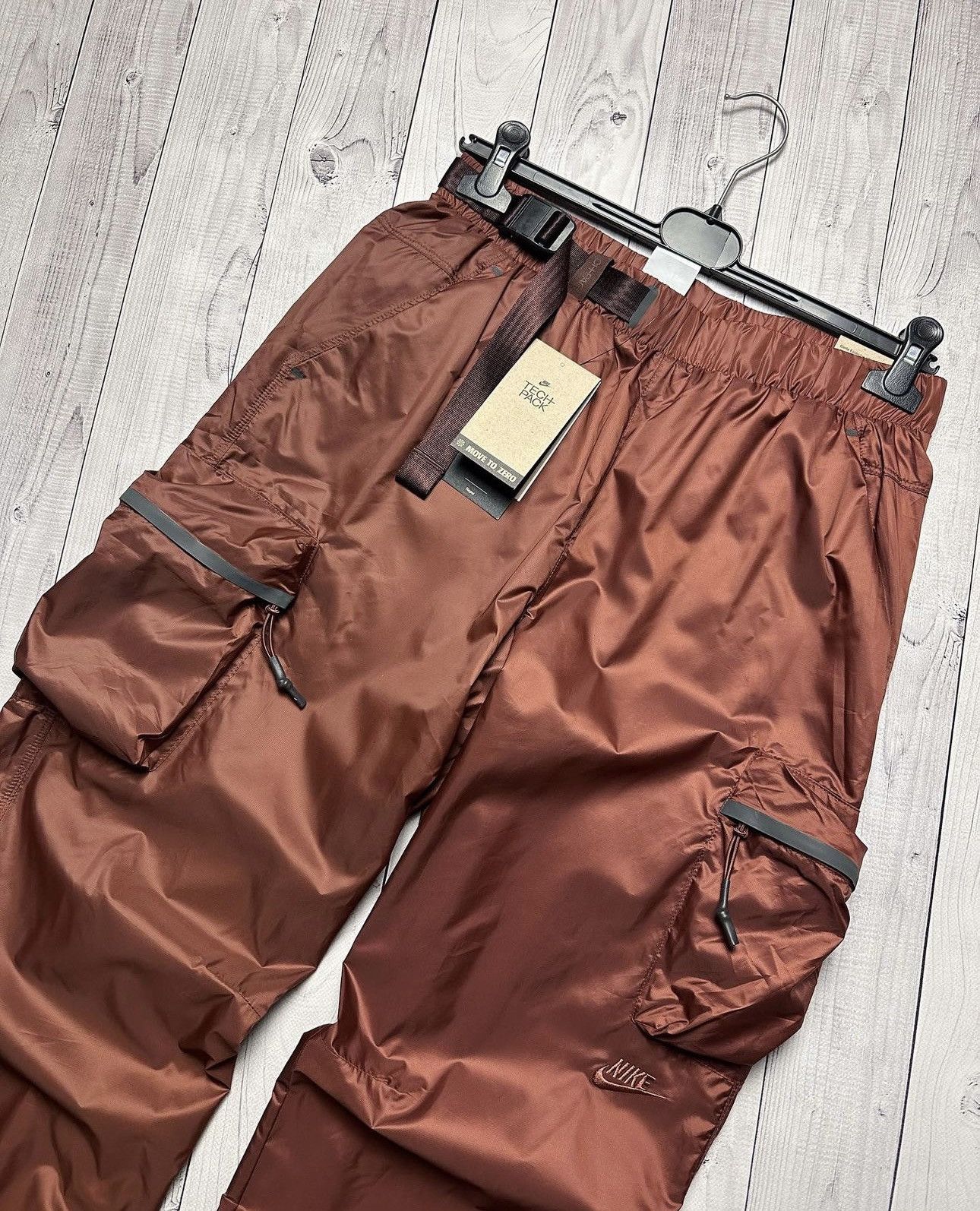 Nike Nike nylon tech pack pants pockets size M rare brown Size US 32 / EU 48 - 3 Thumbnail