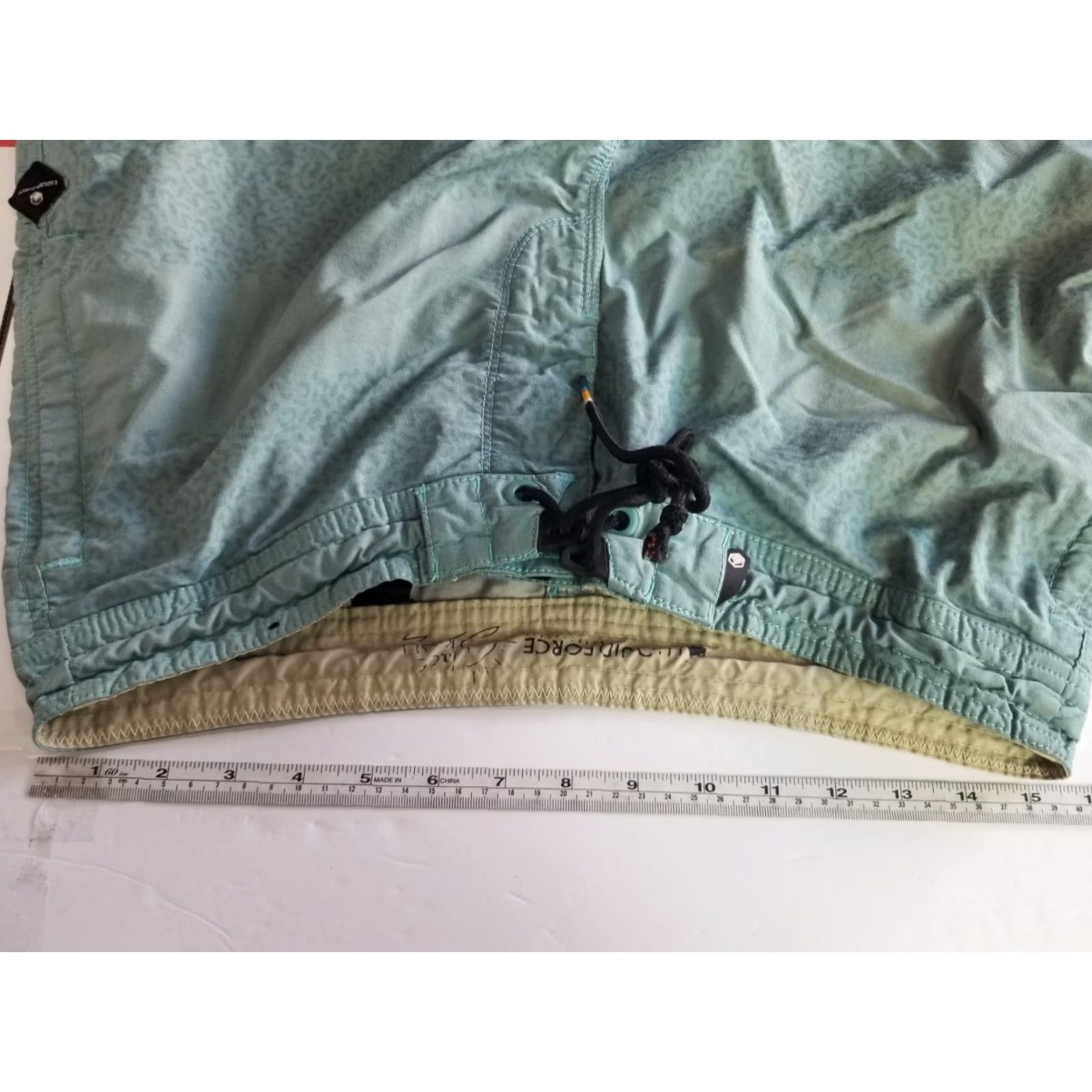 Vintage Liquid Force Mens Board Shorts Bottom 30 Green Pockets Quick Dry Beach Surfing Recreational 100% Polyester Regular Swim Trunks Stains Size US 30 / EU 46 - 3 Thumbnail