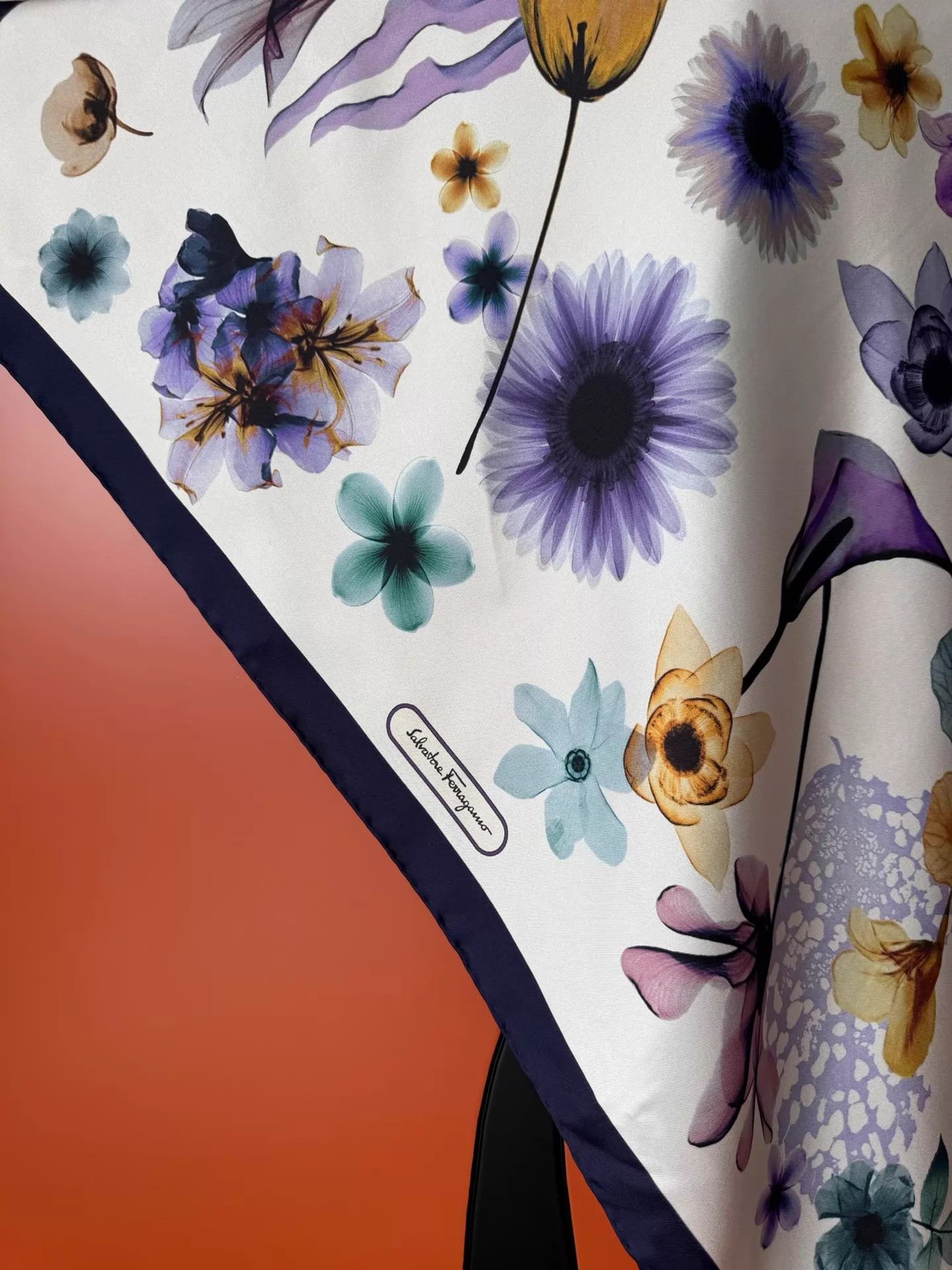 Salvatore Ferragamo Ferragamo Vtg Watercolor Floral Silk Scarf 90cm Blue-White Size ONE SIZE - 7 Thumbnail