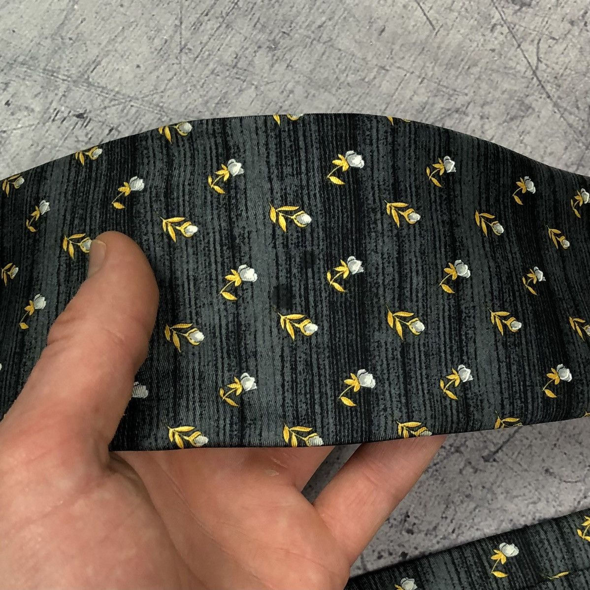 Yves Saint Laurent Yves Saint Laurent Floral Flowers Silk Tie Size ONE SIZE - 13 Thumbnail