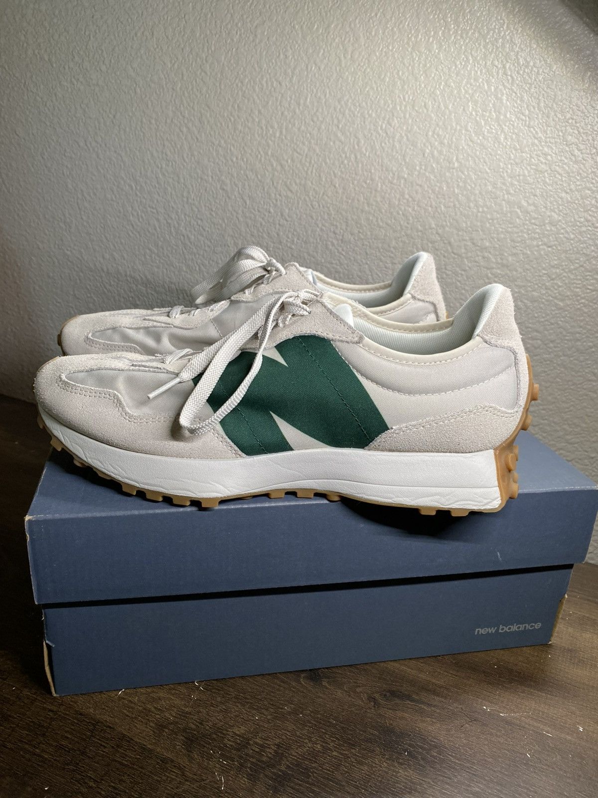 New Balance 327 Timberwolf Nightwatch Green