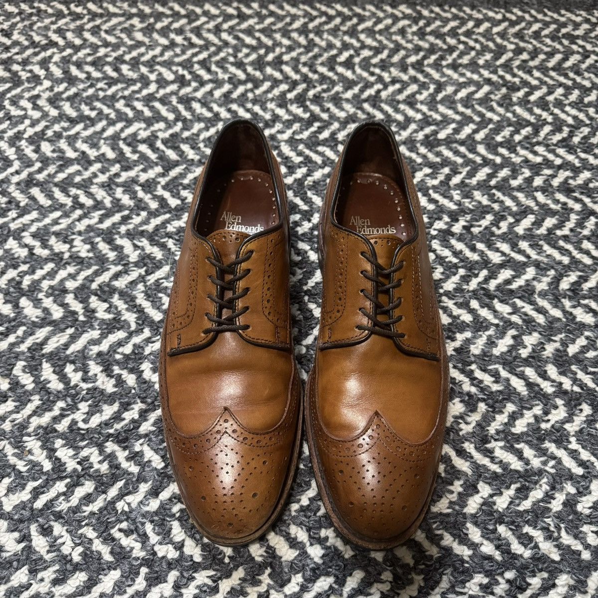 Allen Edmonds Allen Edmonds Lombard Wingtip in Walnut Size US 8.5 / EU 41-42 - 5 Thumbnail