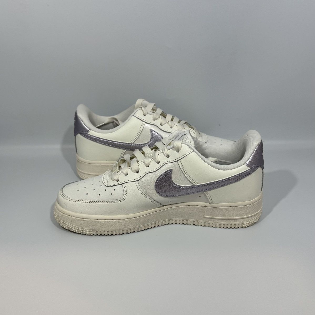 Nike Nike Air Force 1 ‘07 ESS WMNS “Sail Violet Purple” Size US 8.5 / IT 38.5 - 4 Thumbnail